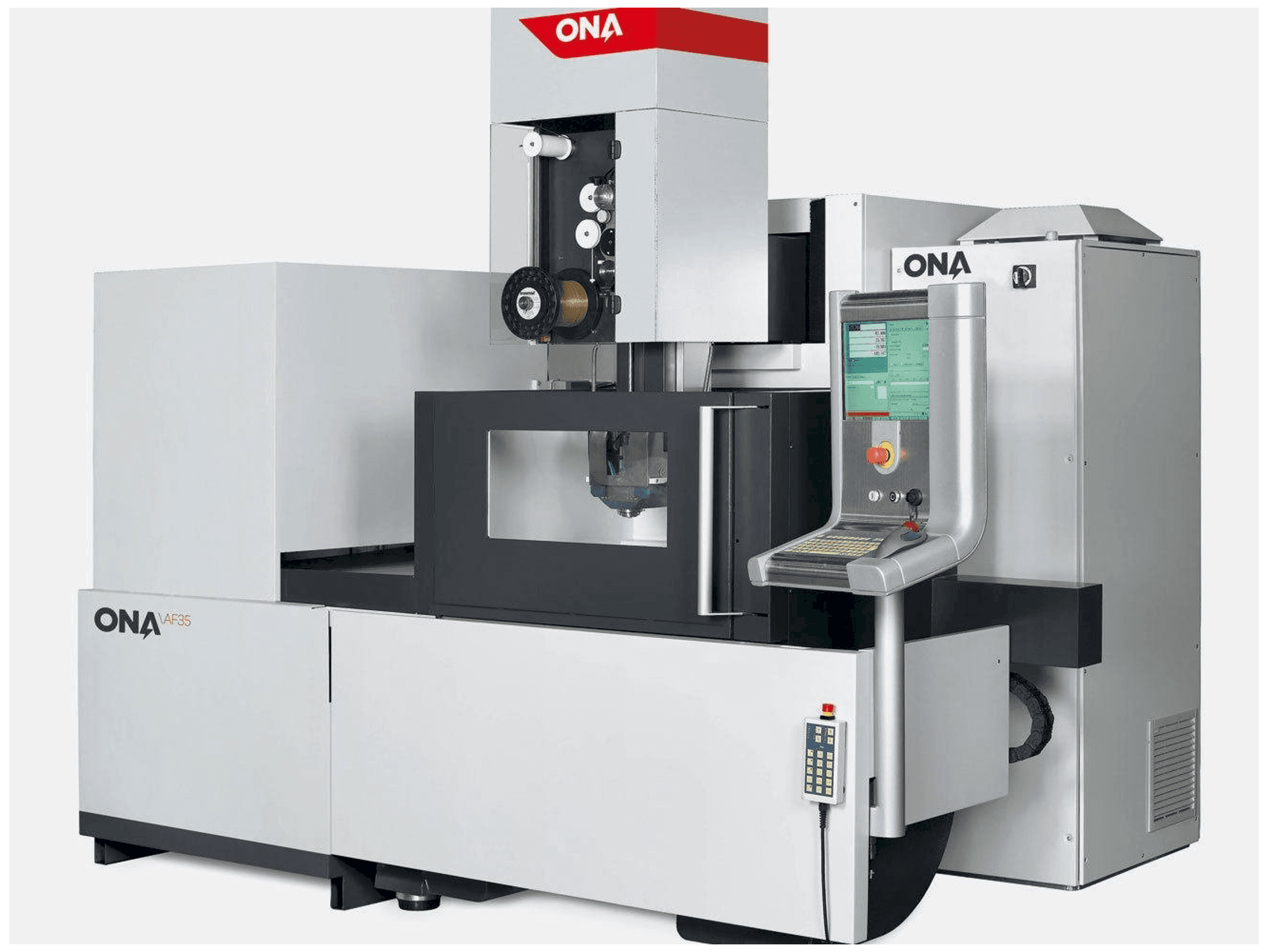 Čelní pohled na ONA AF35 stroj