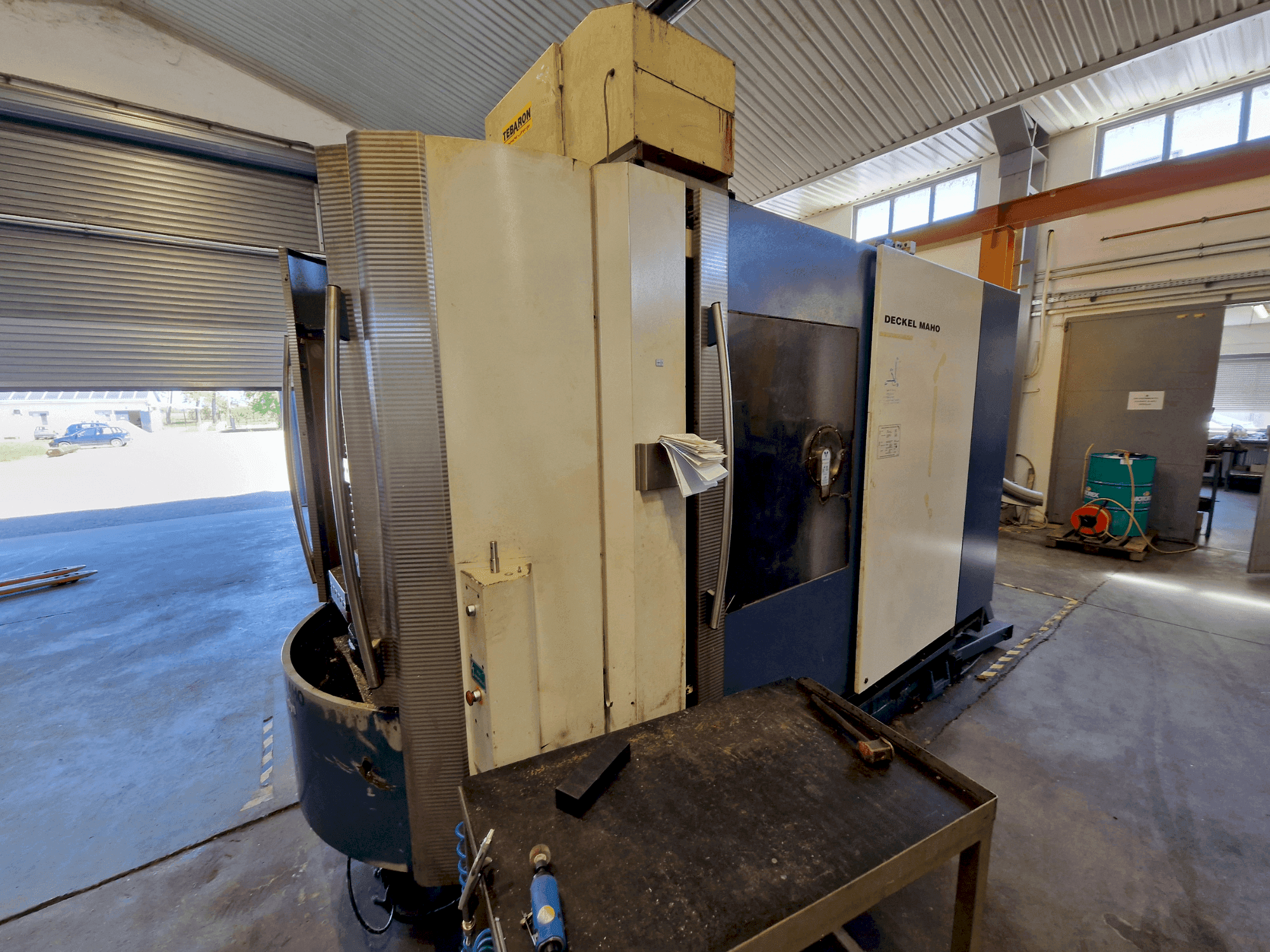 Čelní pohled na DECKEL MAHO DMC 60 H Hy Din stroj