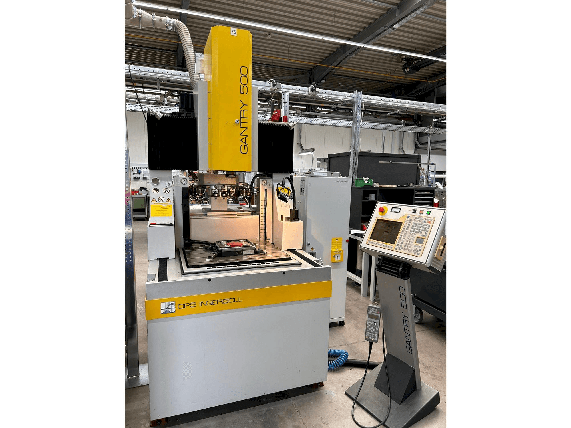 Čelní pohled na OPS-INGERSOLL Gantry 500 stroj