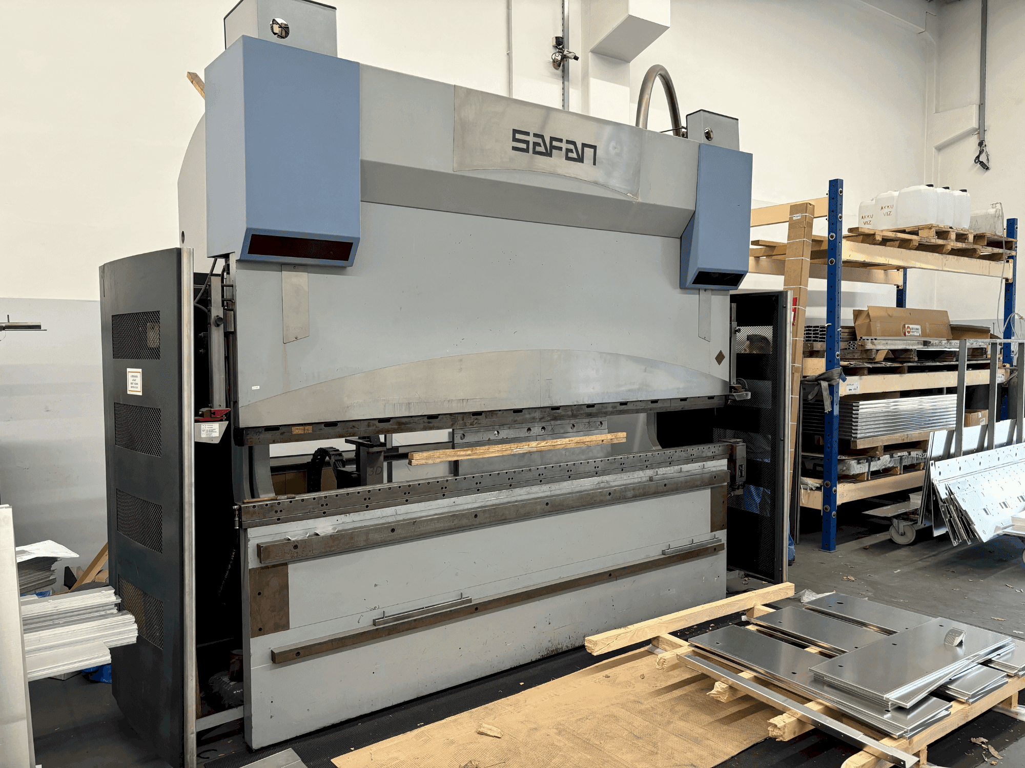 Čelní pohled na Safan CNCL-K 170-3100 TS1 stroj