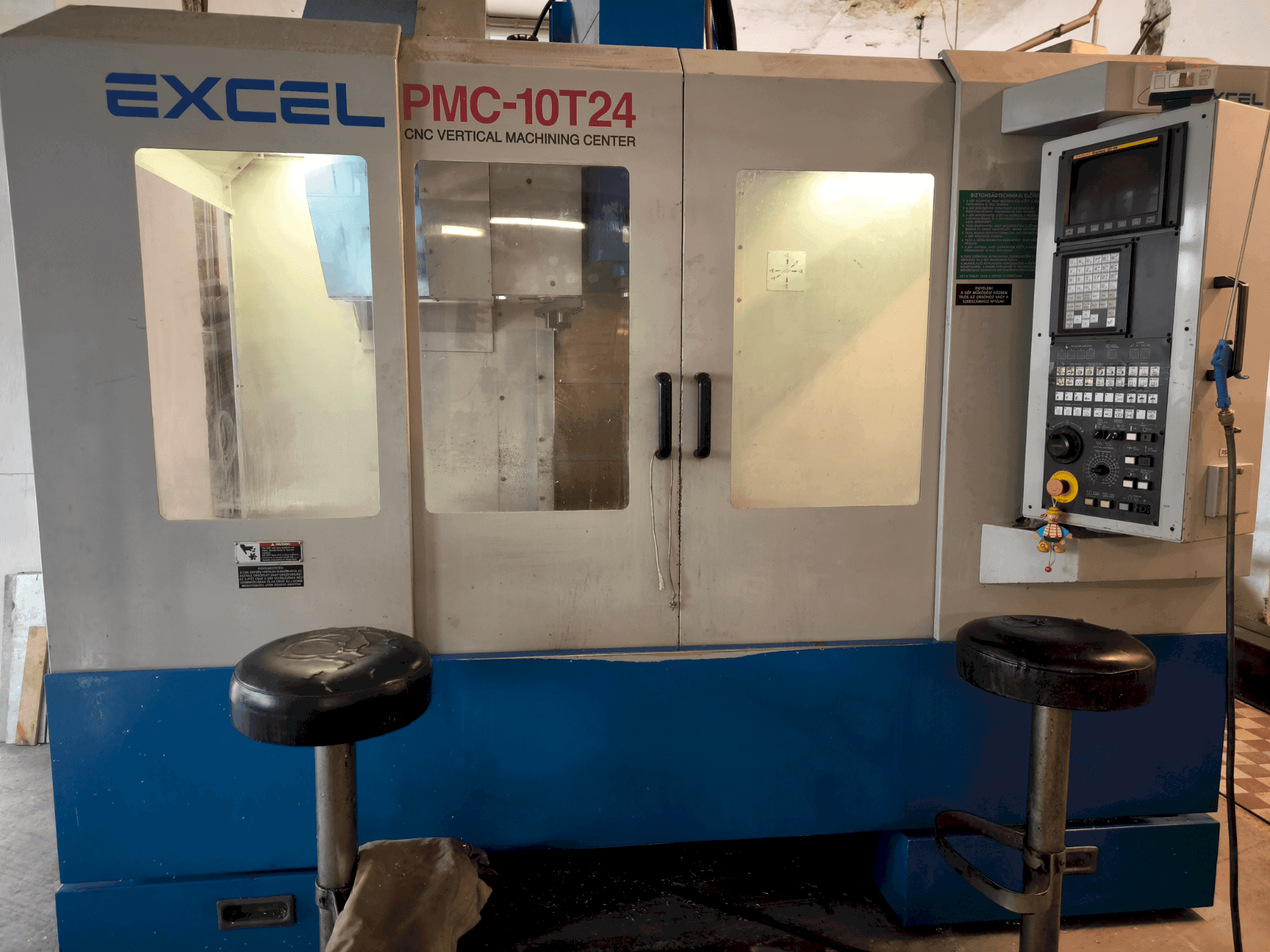 Čelní pohled na Excel Excel PMC 10T24 (2004) stroj