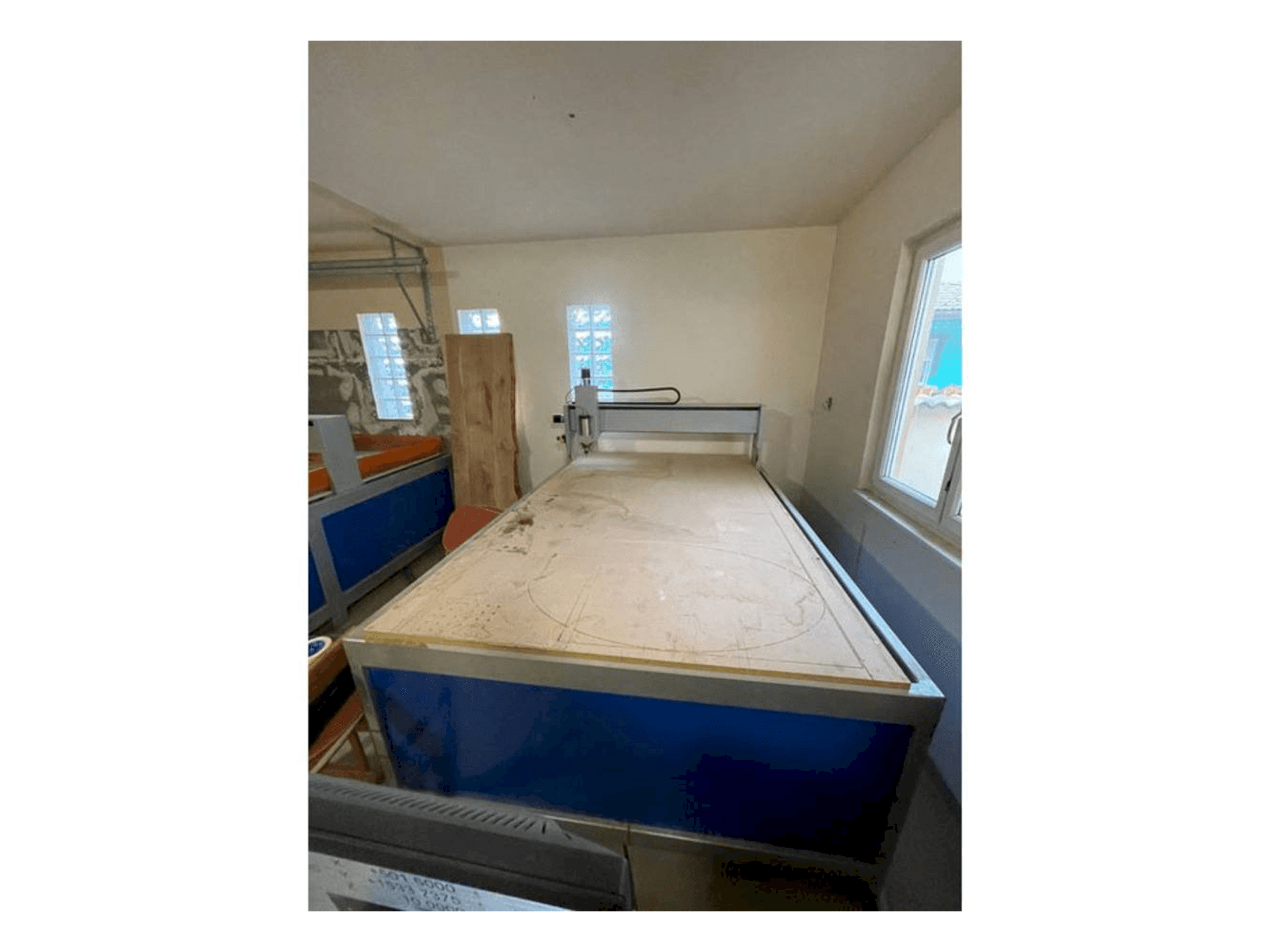 Čelní pohled na ALTMAN T2 stroj