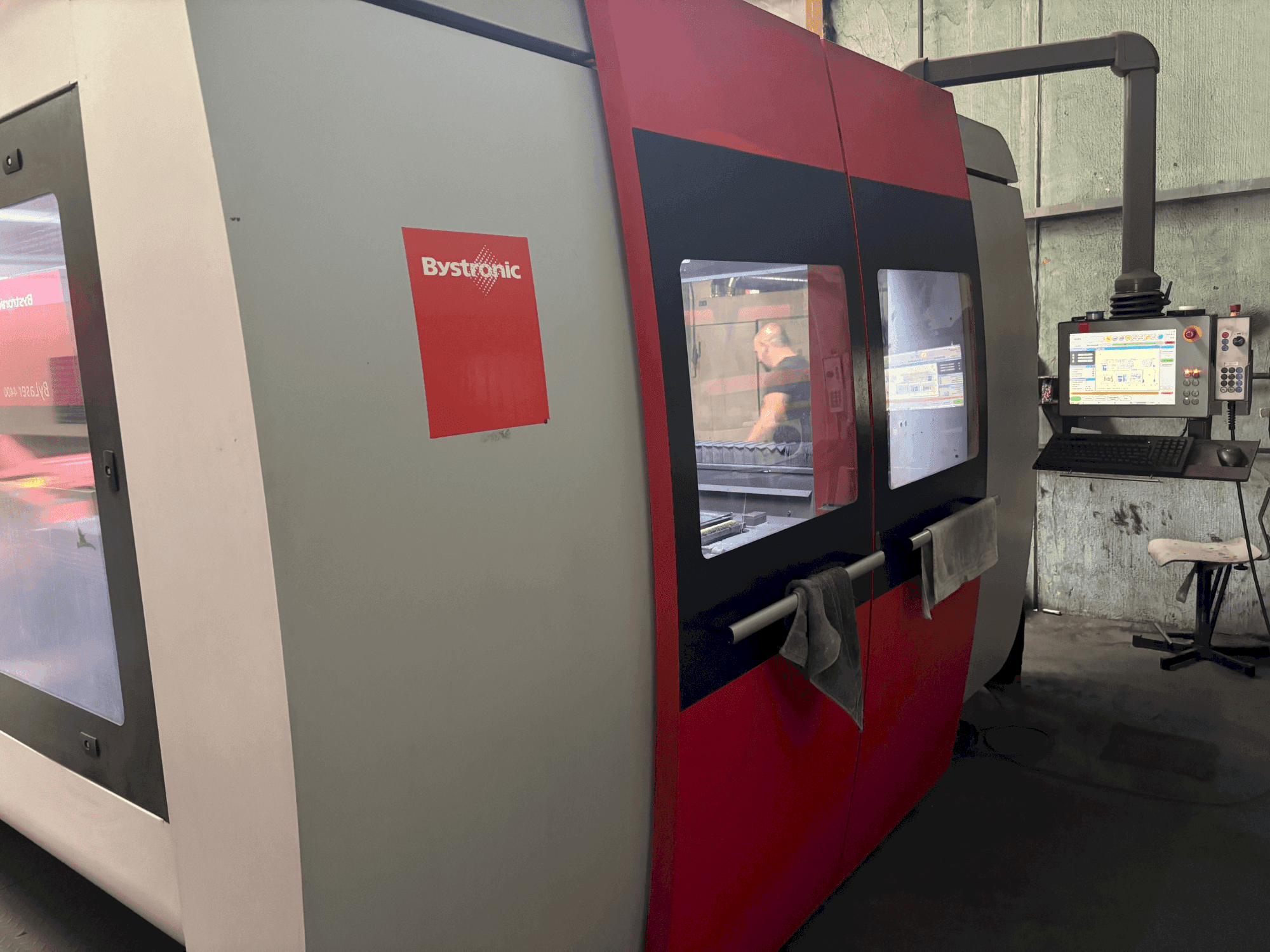 Čelní pohled na Bystronic Bysprint Pro 3015 stroj