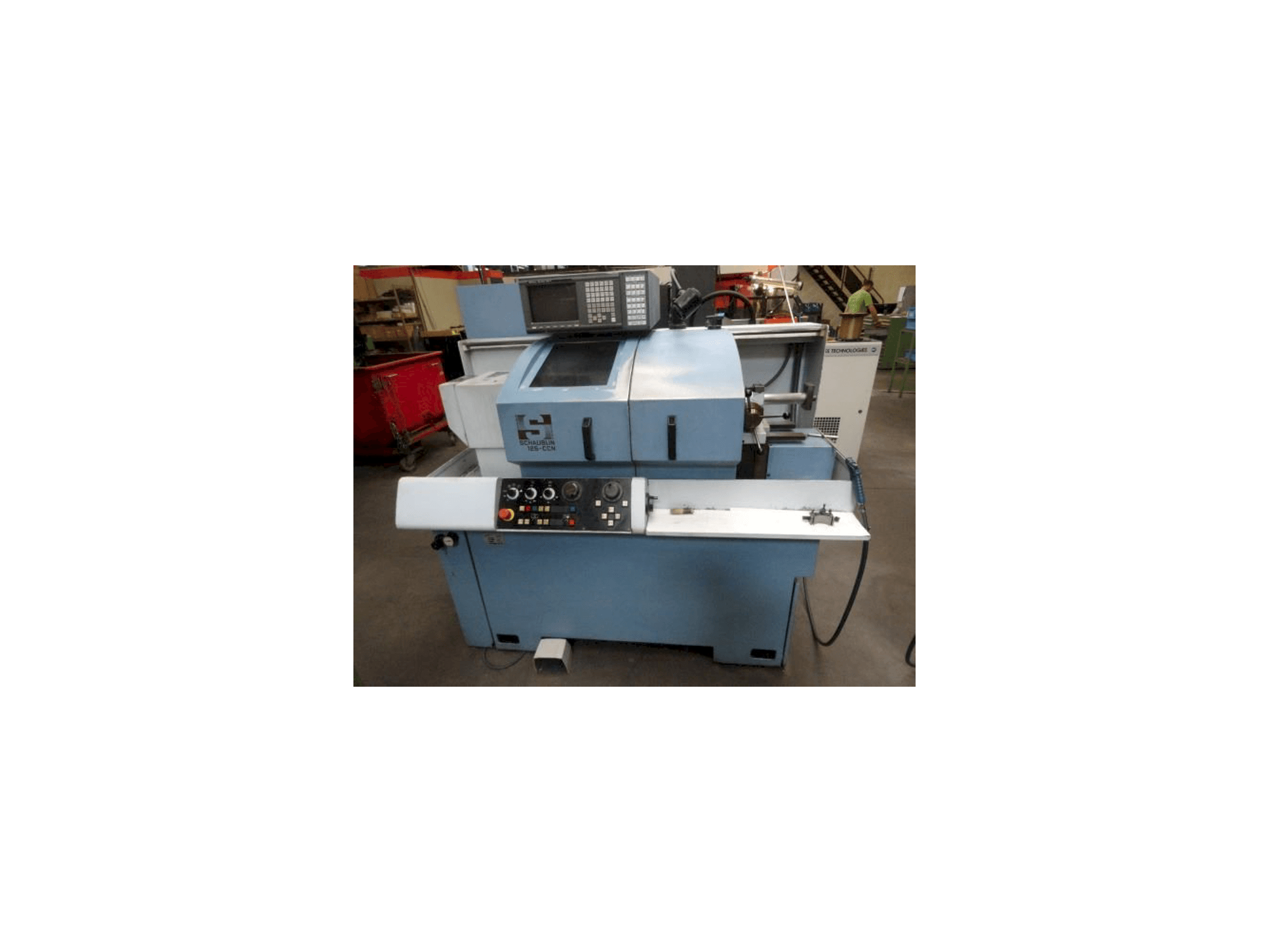 Čelní pohled na SCHAUBLIN 125-CCN stroj
