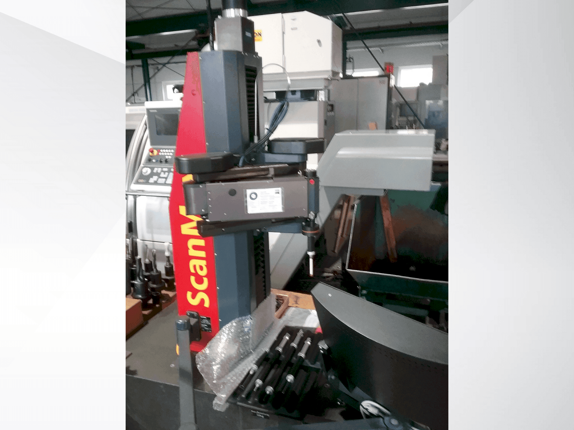 Čelní pohled na ZEISS ScanMax stroj