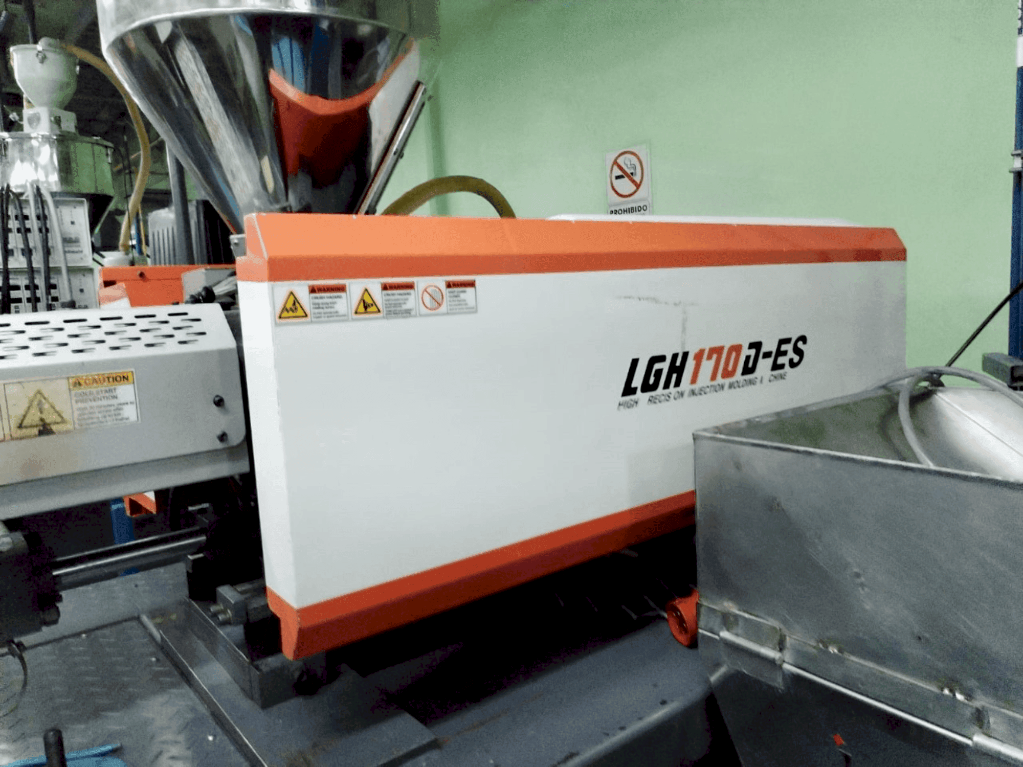 Čelní pohled na LS MTRON LGH 170D-ES stroj