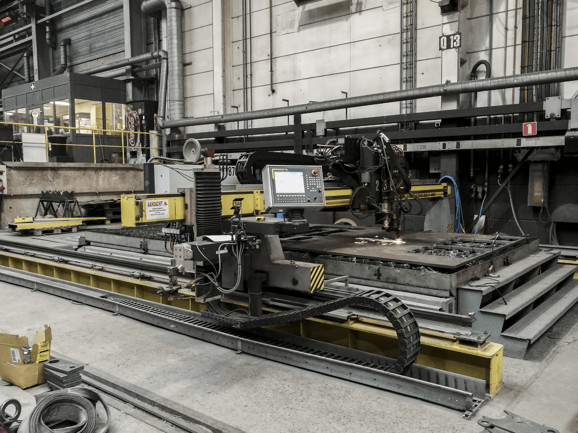 Pravý pohled na ESAB SUPRAREX SXE-P 4500 stroj