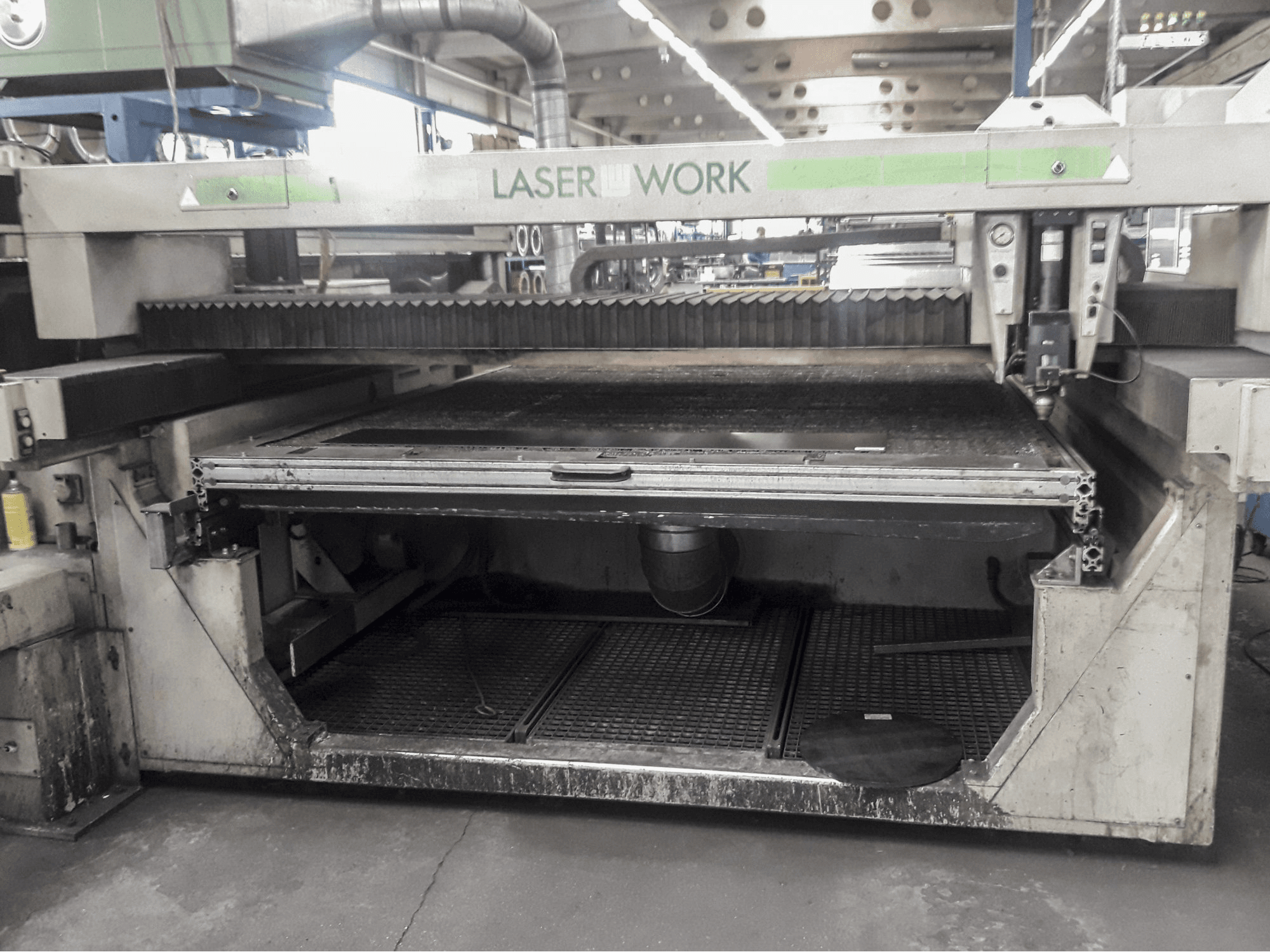 Čelní pohled na WEGMANN-BAASEL VFA 1750 stroj