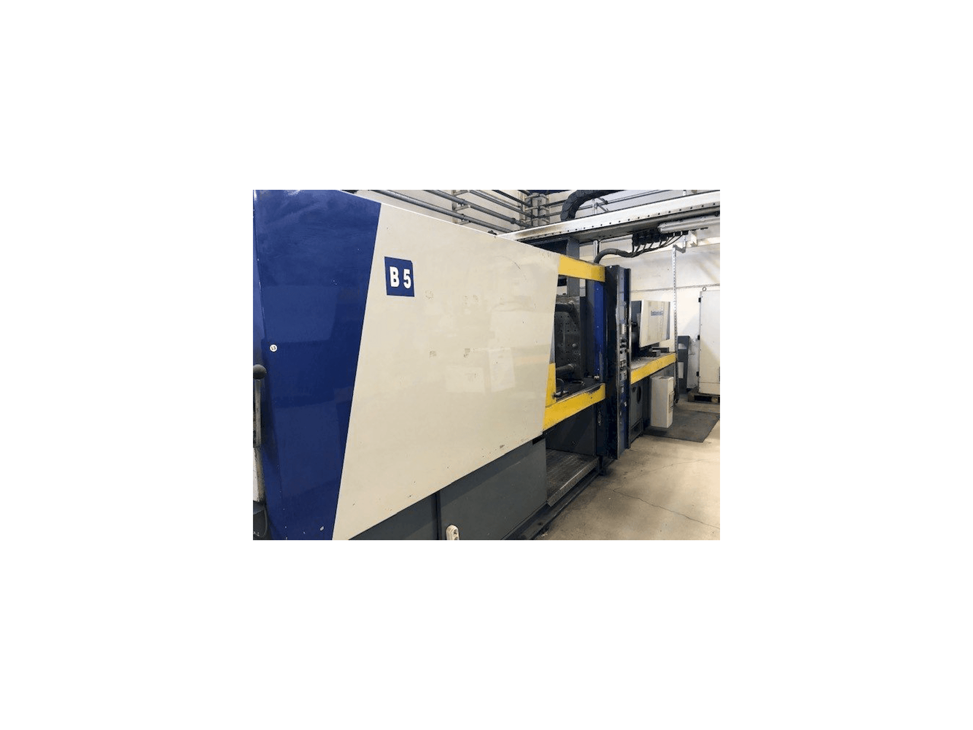 Čelní pohled na Battenfeld BC-T 1800 /1000 stroj