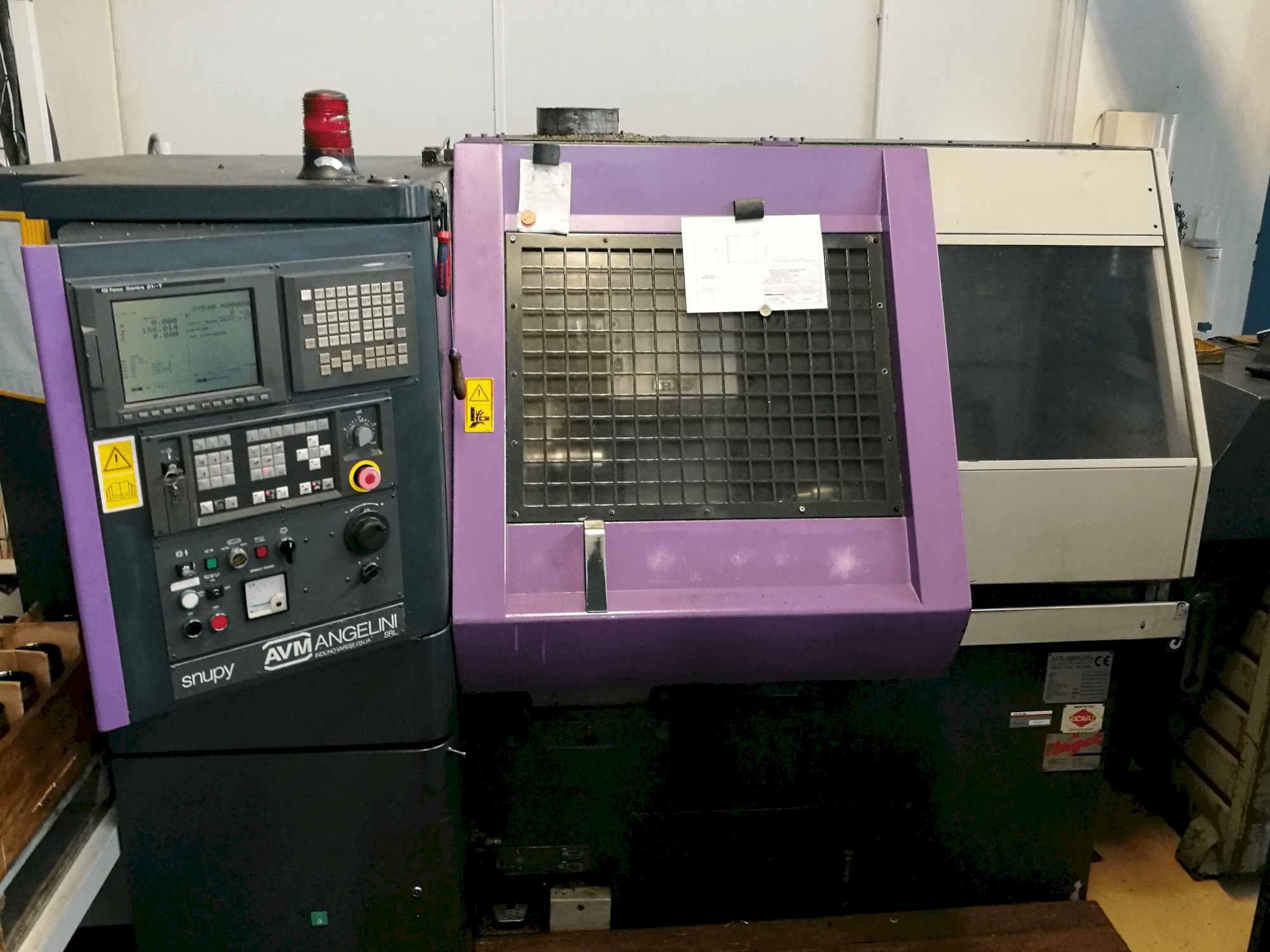 Čelní pohled na AVM Angelini Snupy 21TI stroj