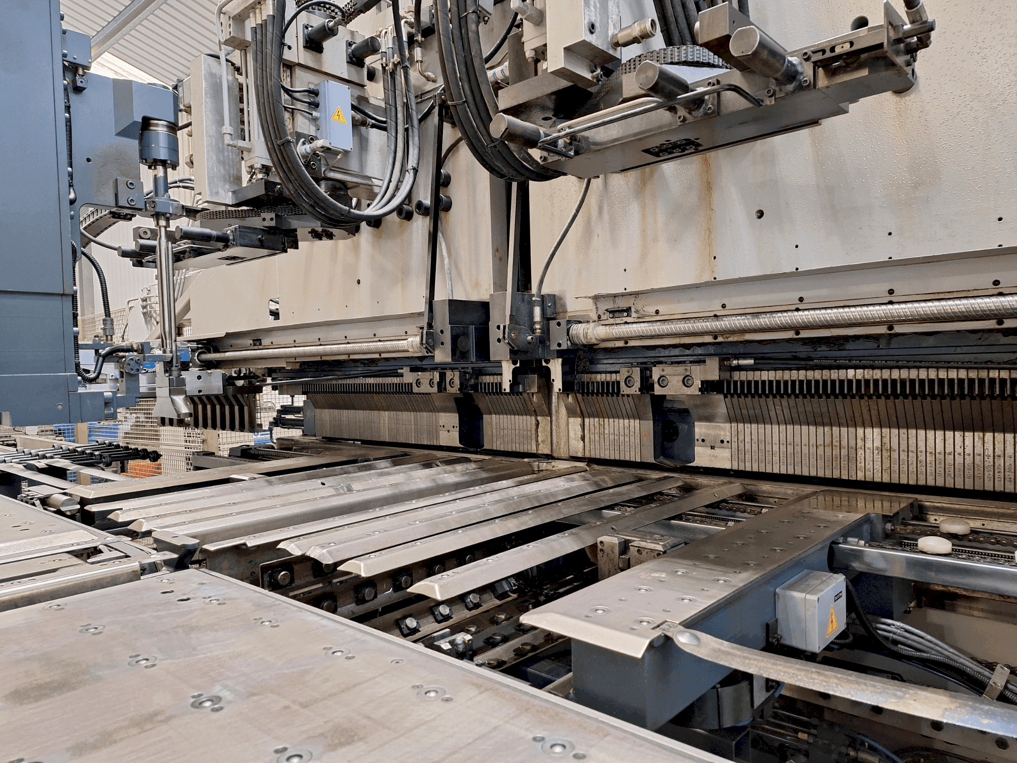 Čelní pohled na Salvagnini P4-2220 stroj