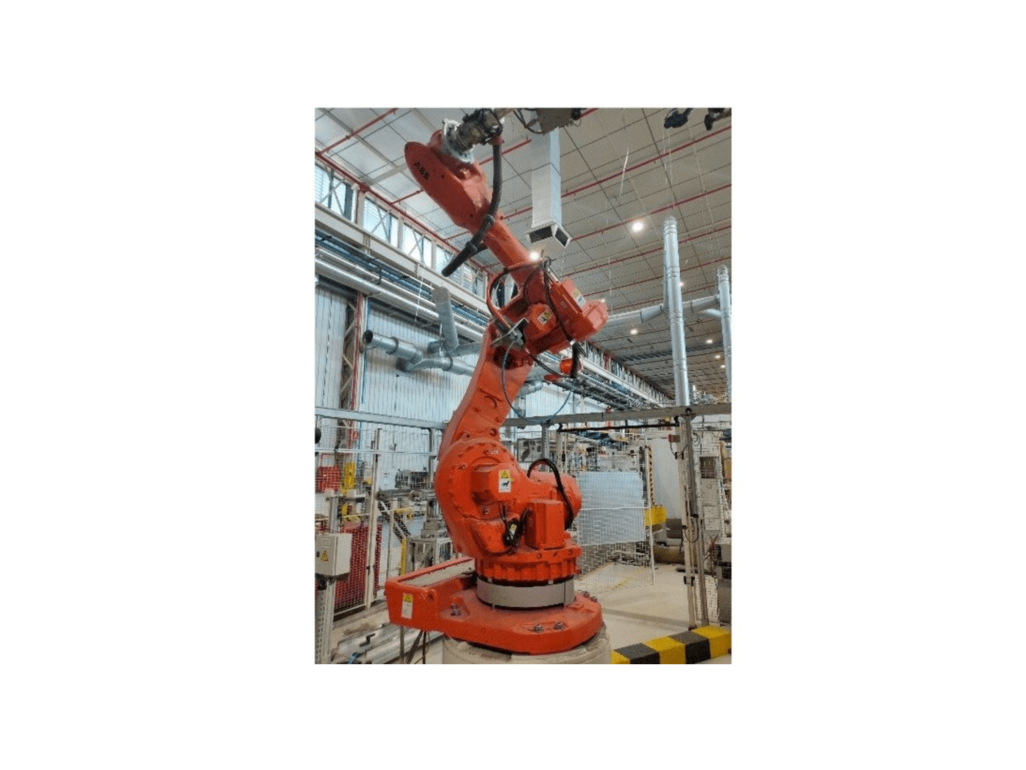 Levý boční pohled na ABB IRB 6600-175/2.55 stroj