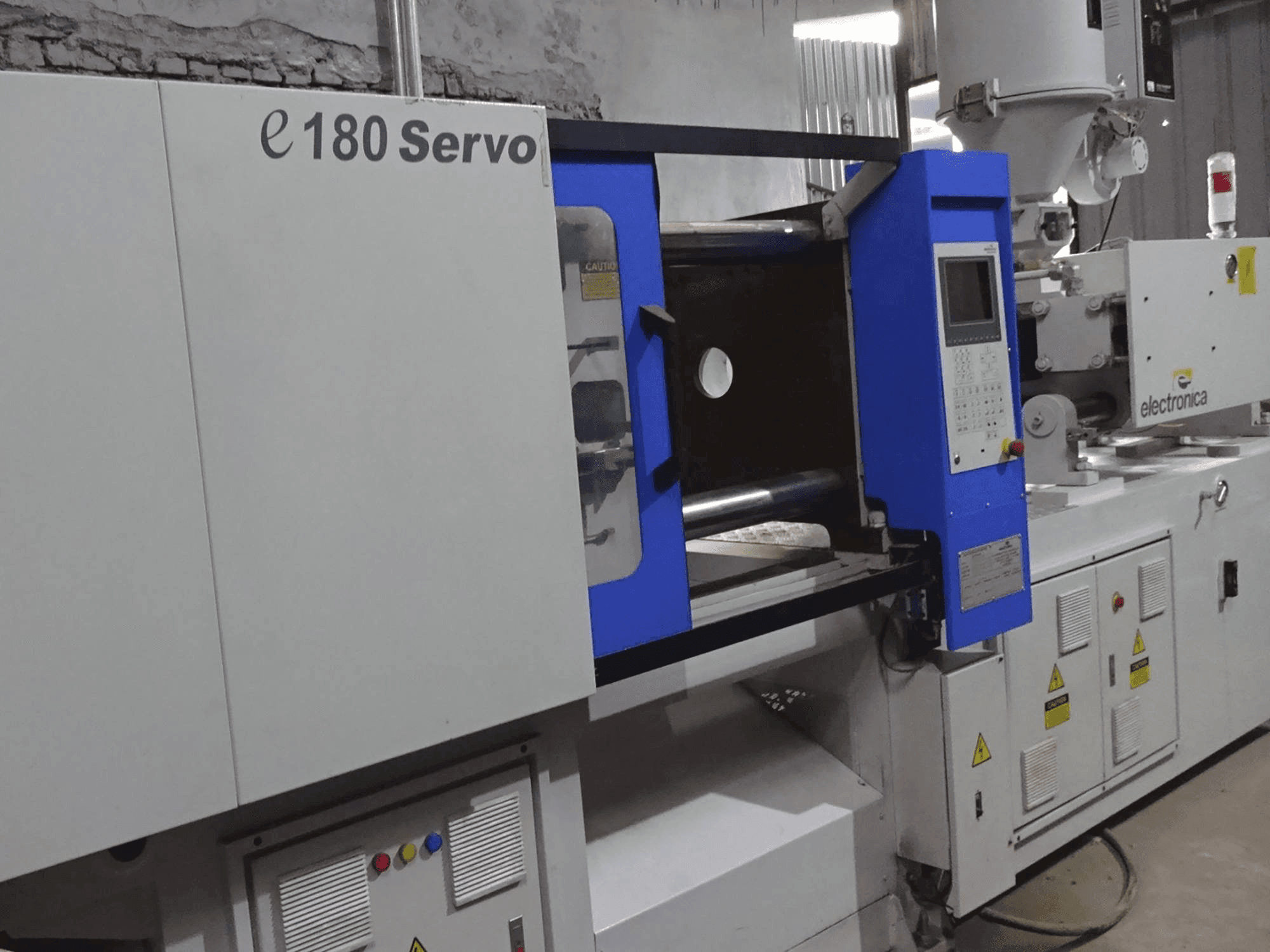 Čelní pohled na Electronica EP01800126 stroj