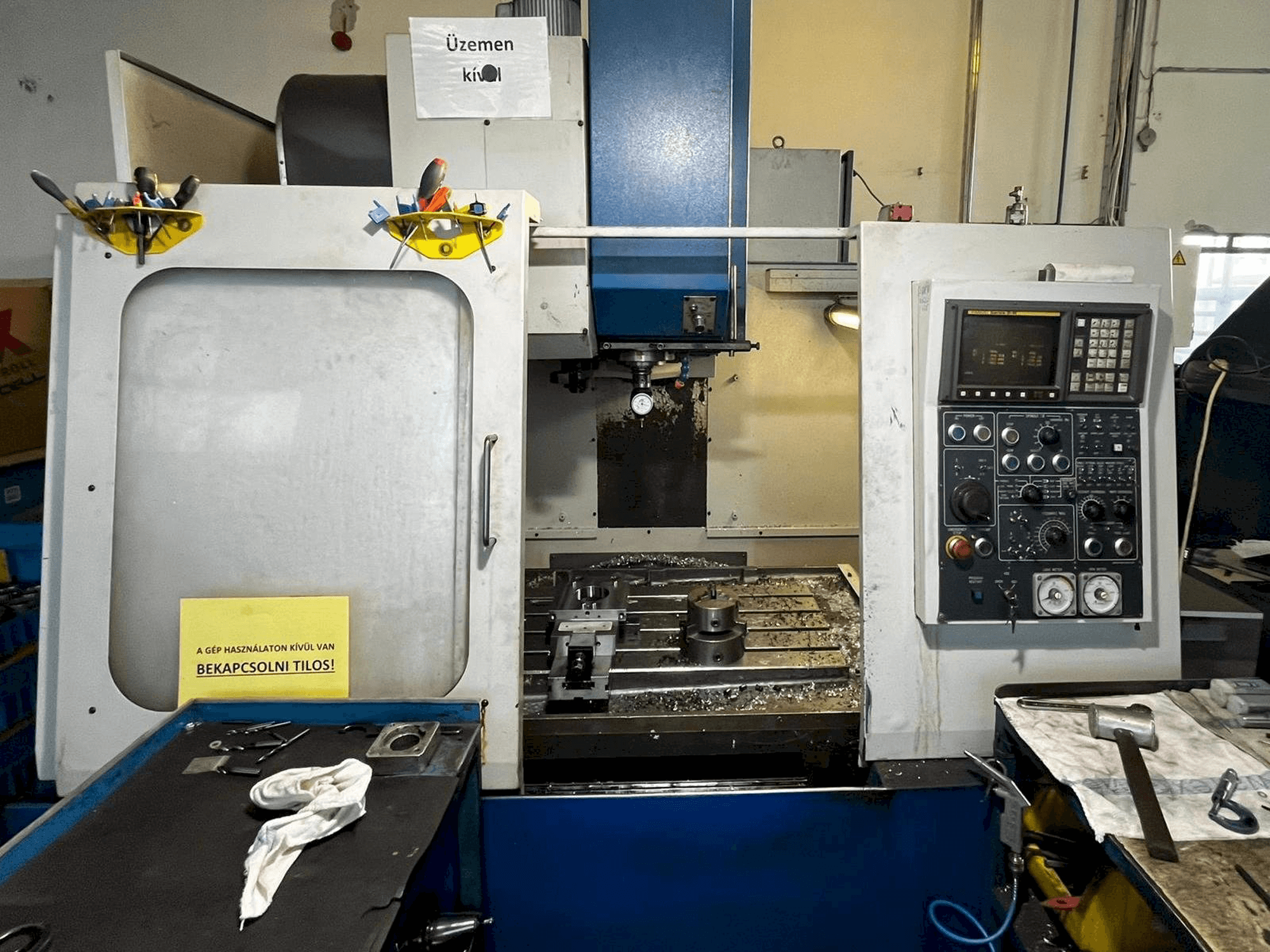 Čelní pohled na Kia KV 35C stroj