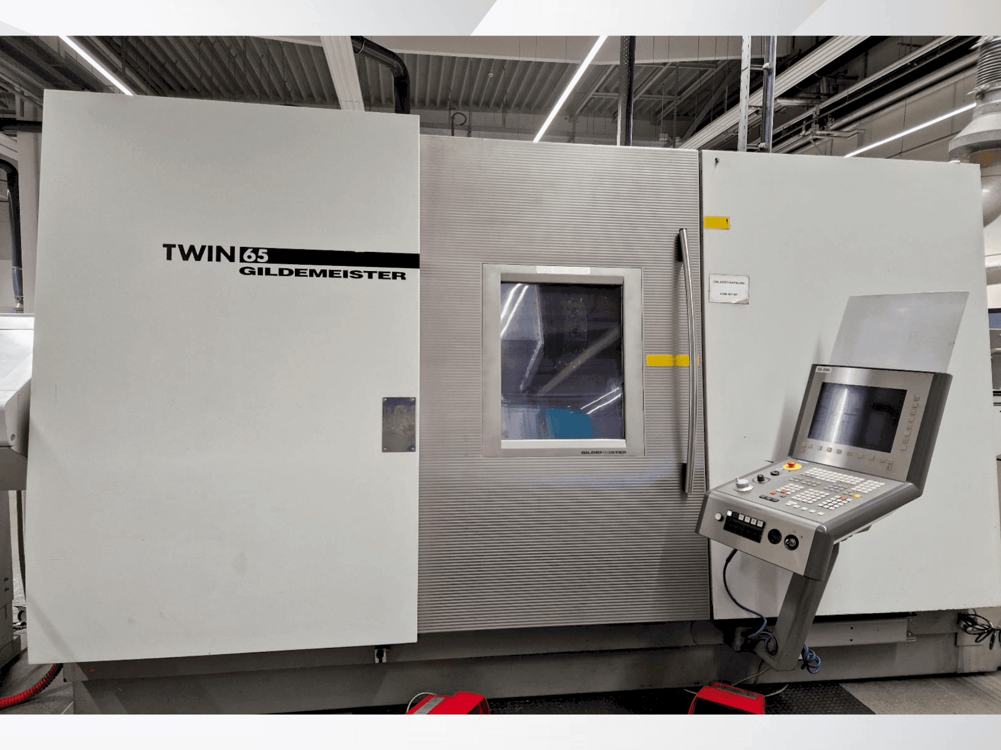 Čelní pohled na Gildemeister TWIN 65 (2004) stroj