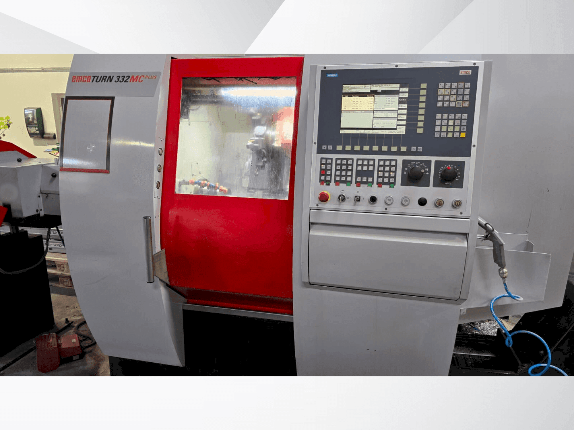 Čelní pohled na EMCO TURN 332 MC stroj