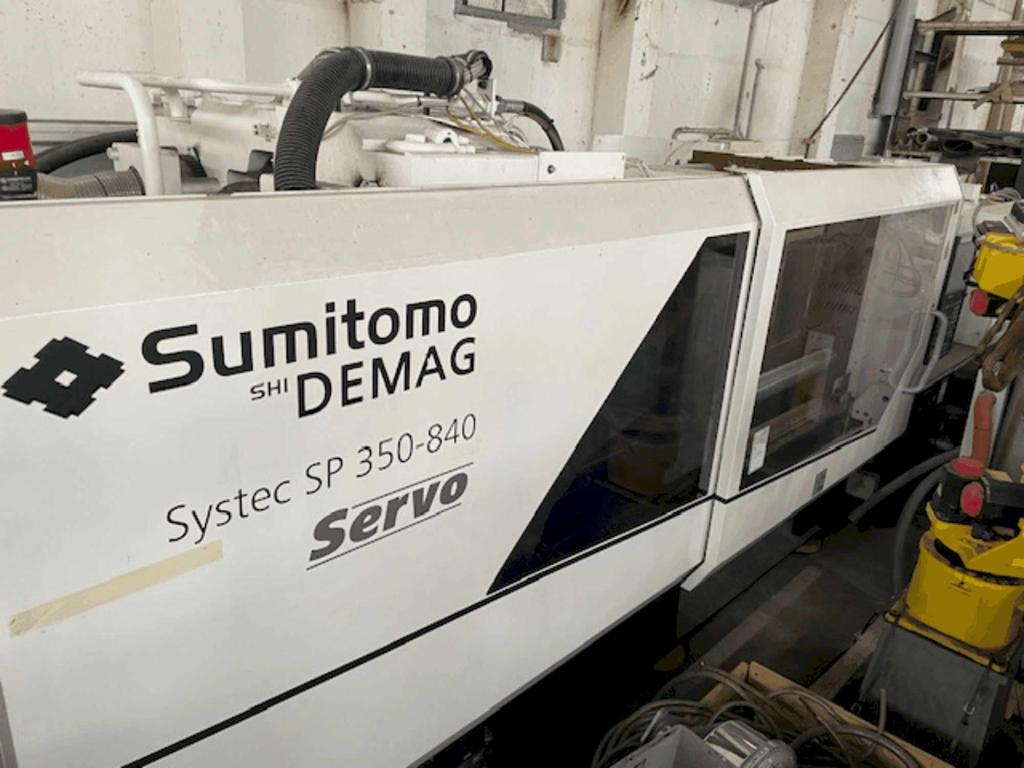 Čelní pohled na SUMITOMO SHI DEMAG Systec SP 350/720-840 stroj