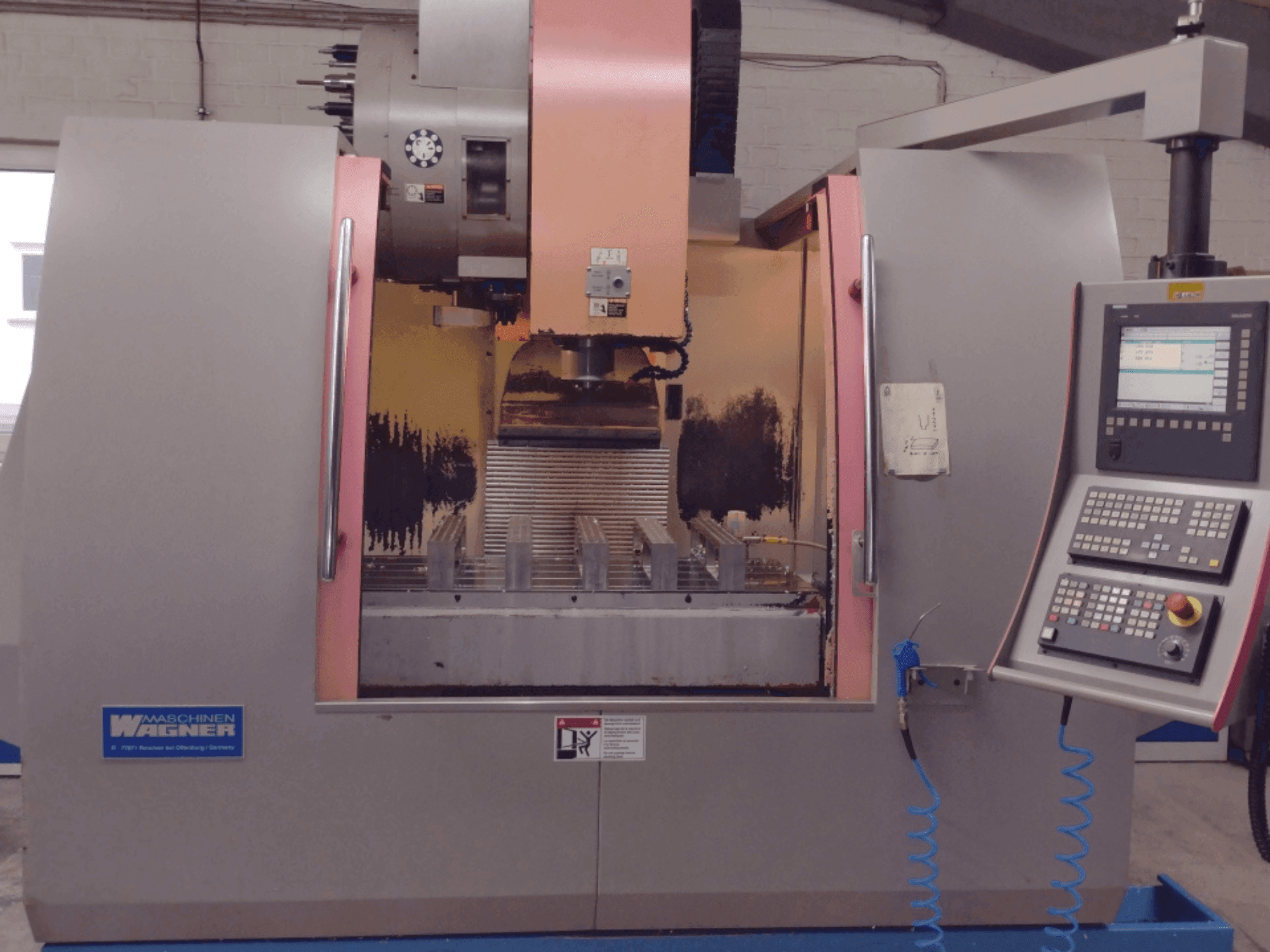 Čelní pohled na WAGNER WMC 1100 stroj