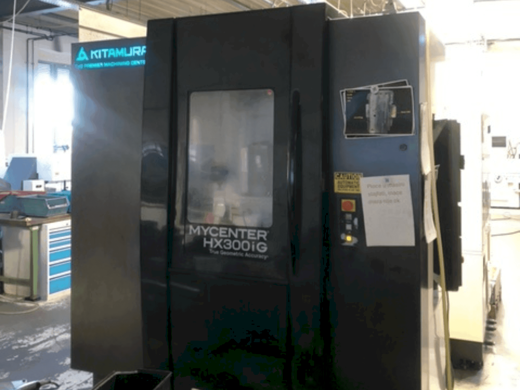 Čelní pohled na Kitamura HX300iG stroj