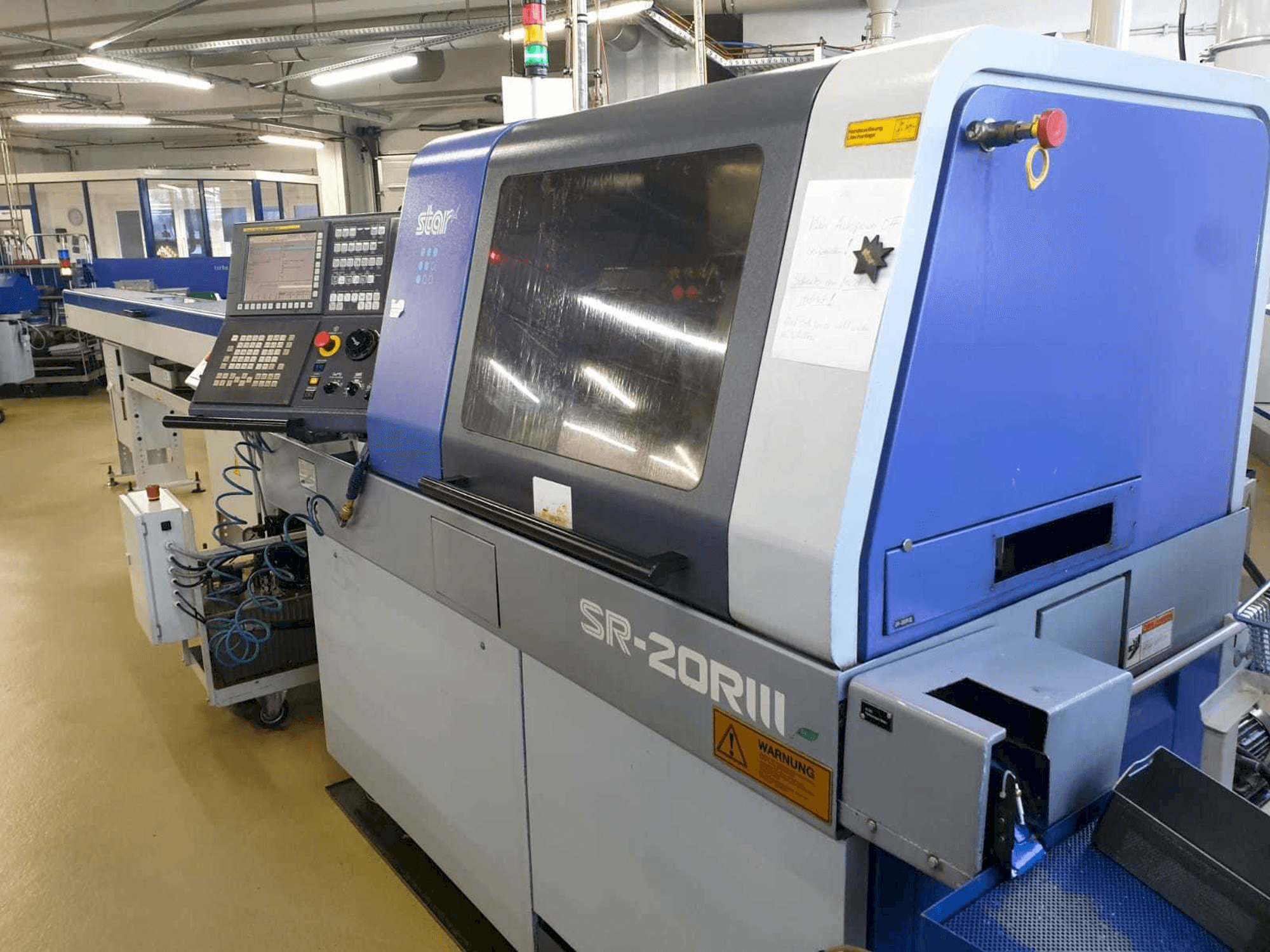 Čelní pohled na Star SR-20 R III 680 stroj