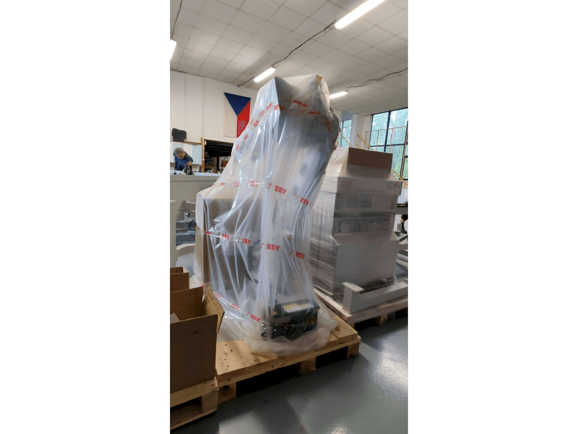 Čelní pohled na ABB IRB 4600 stroj