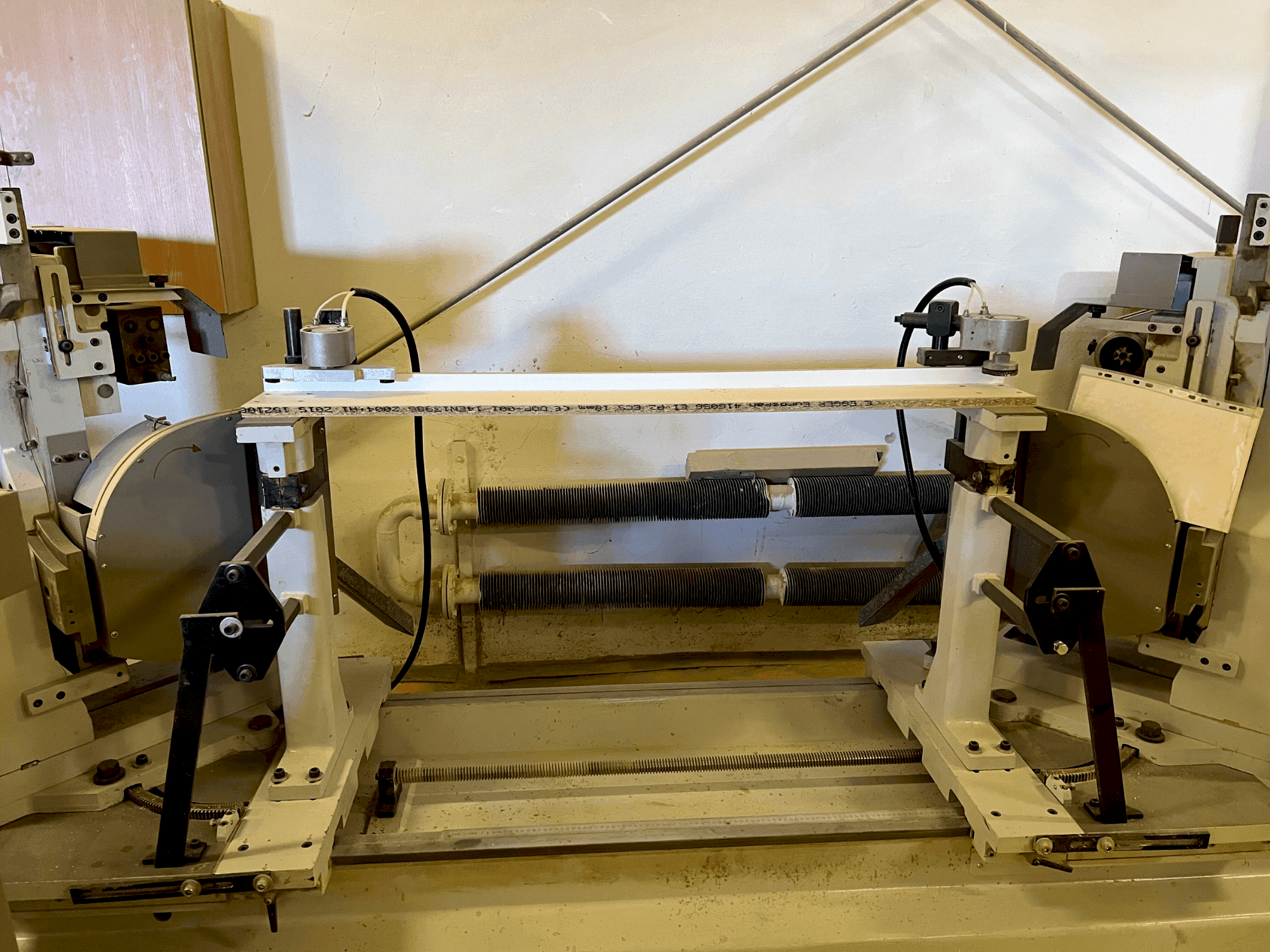 Čelní pohled na PADE NS21 stroj