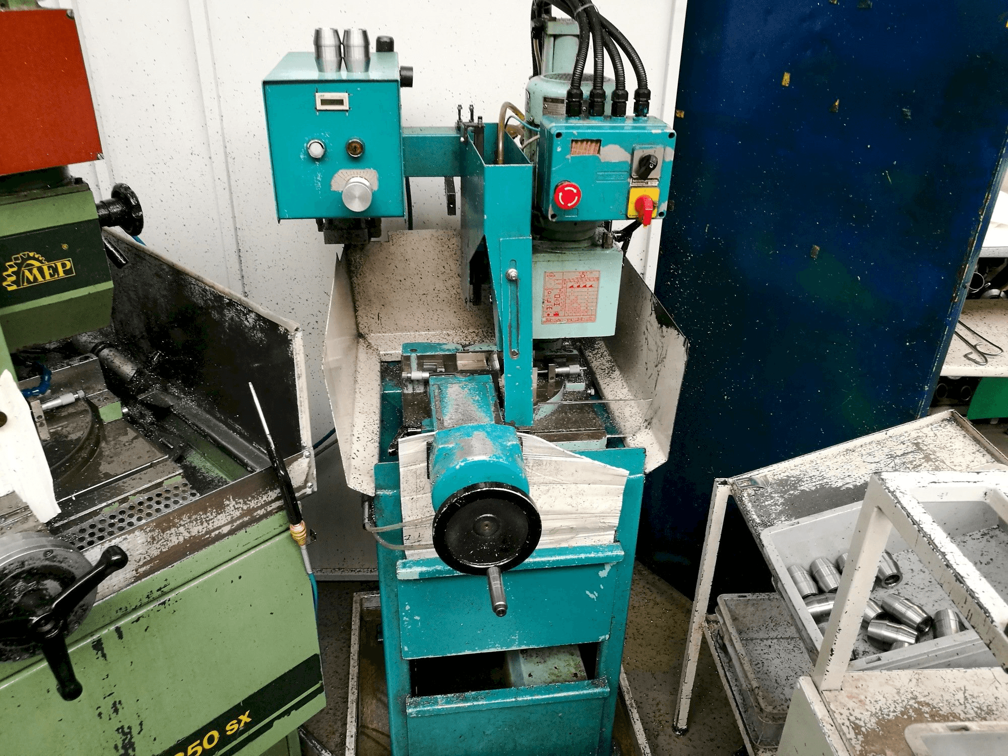 Čelní pohled na EISELE VMS 300 PV stroj