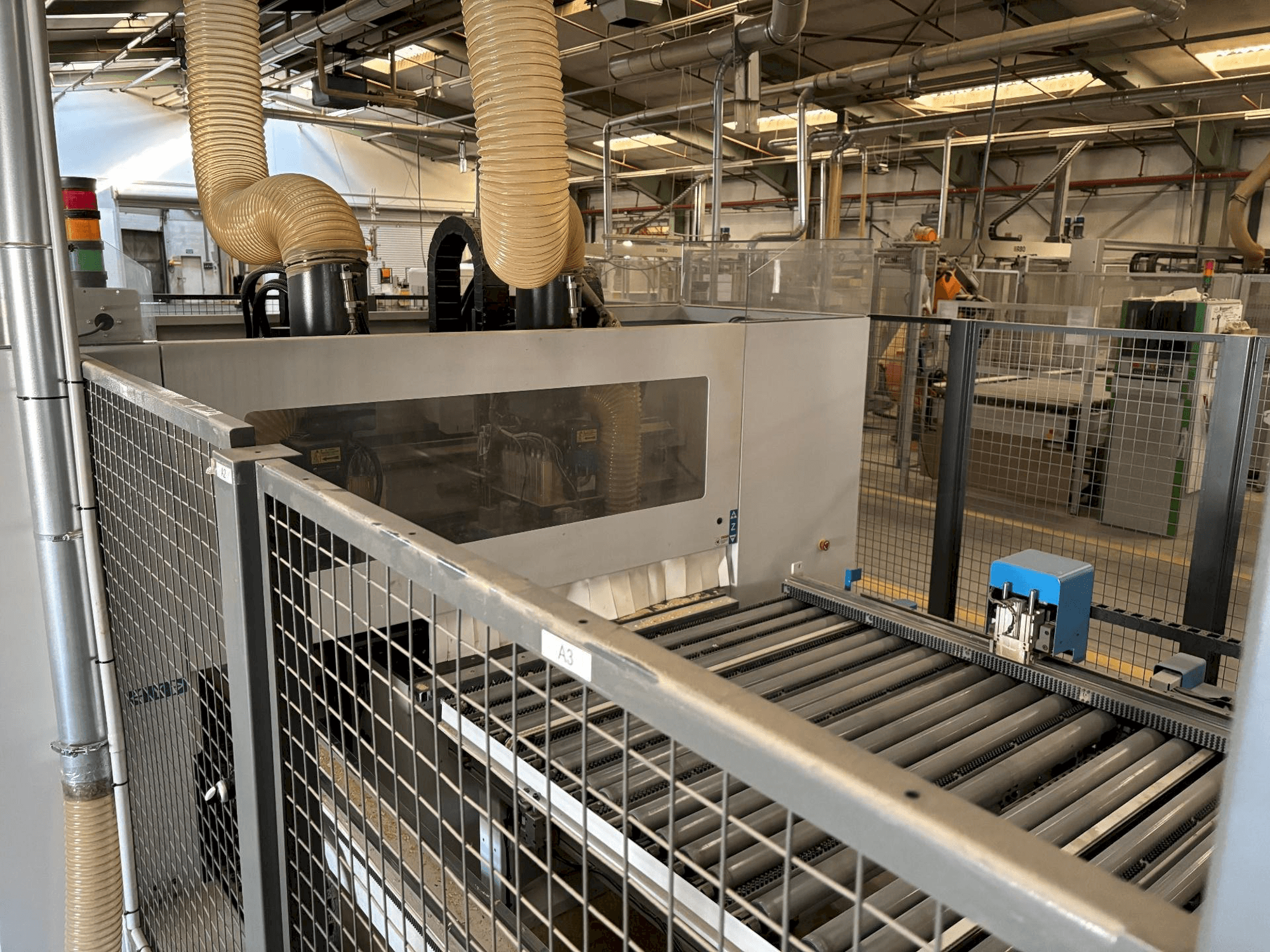 Čelní pohled na MASTERWOOD MASTERDRILL TF 600 SA stroj