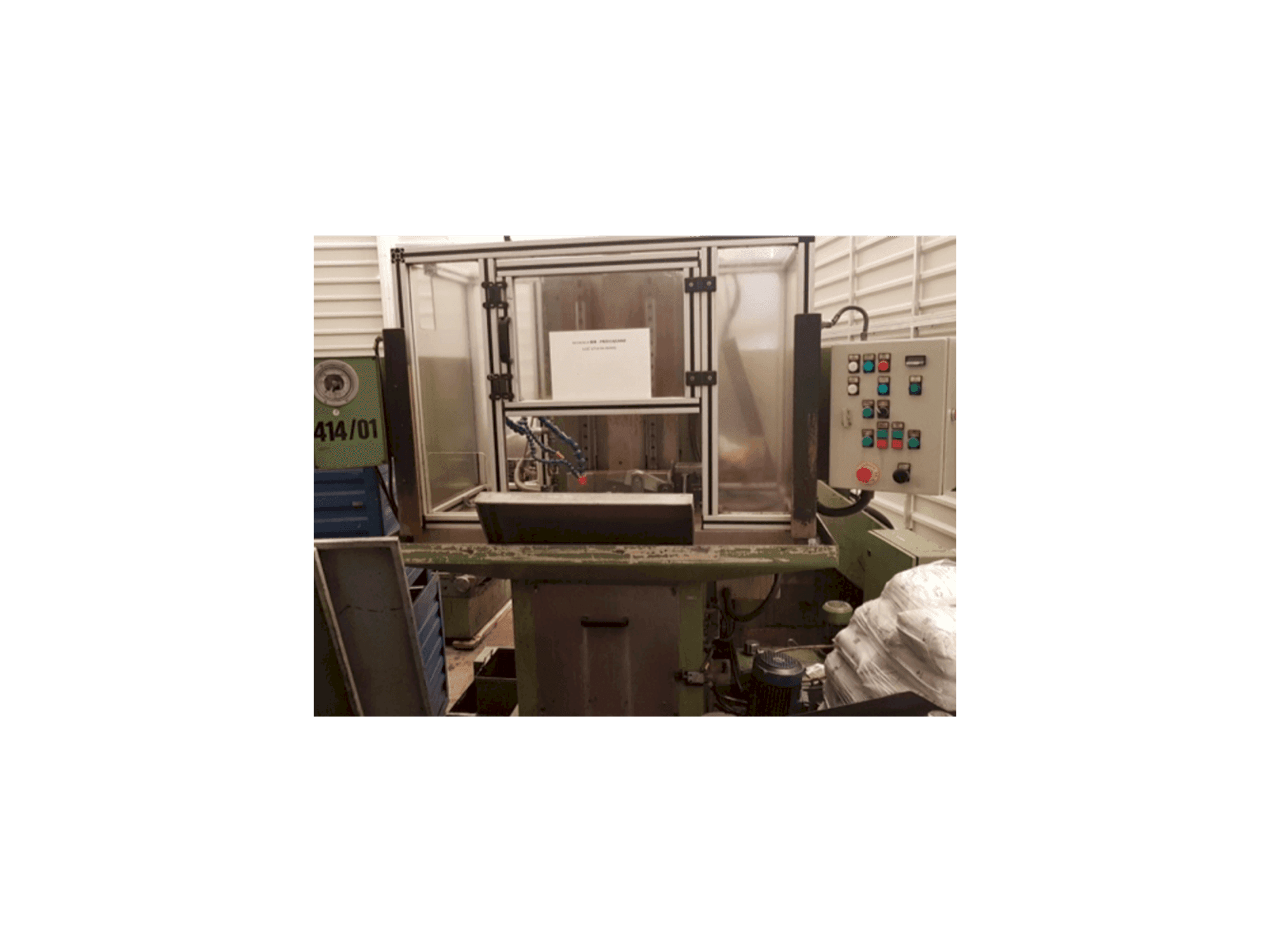 Čelní pohled na Lizuan BExP stroj