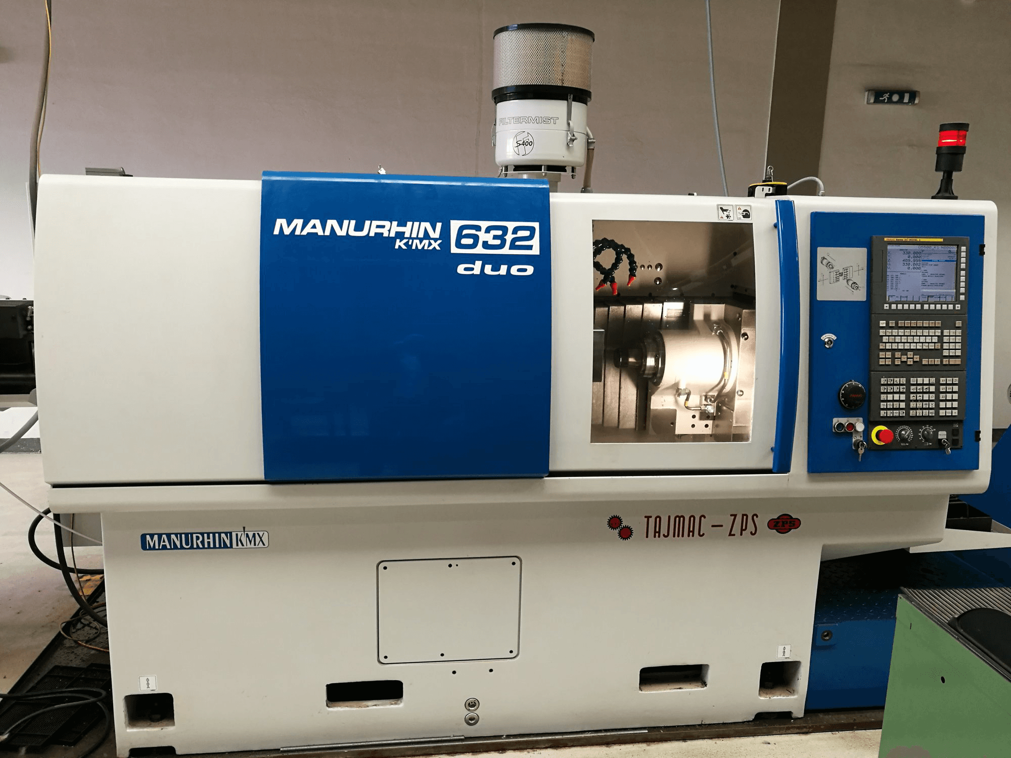 Čelní pohled na TAJMAC-ZPS MANURHIN K'MX 632 DUO stroj