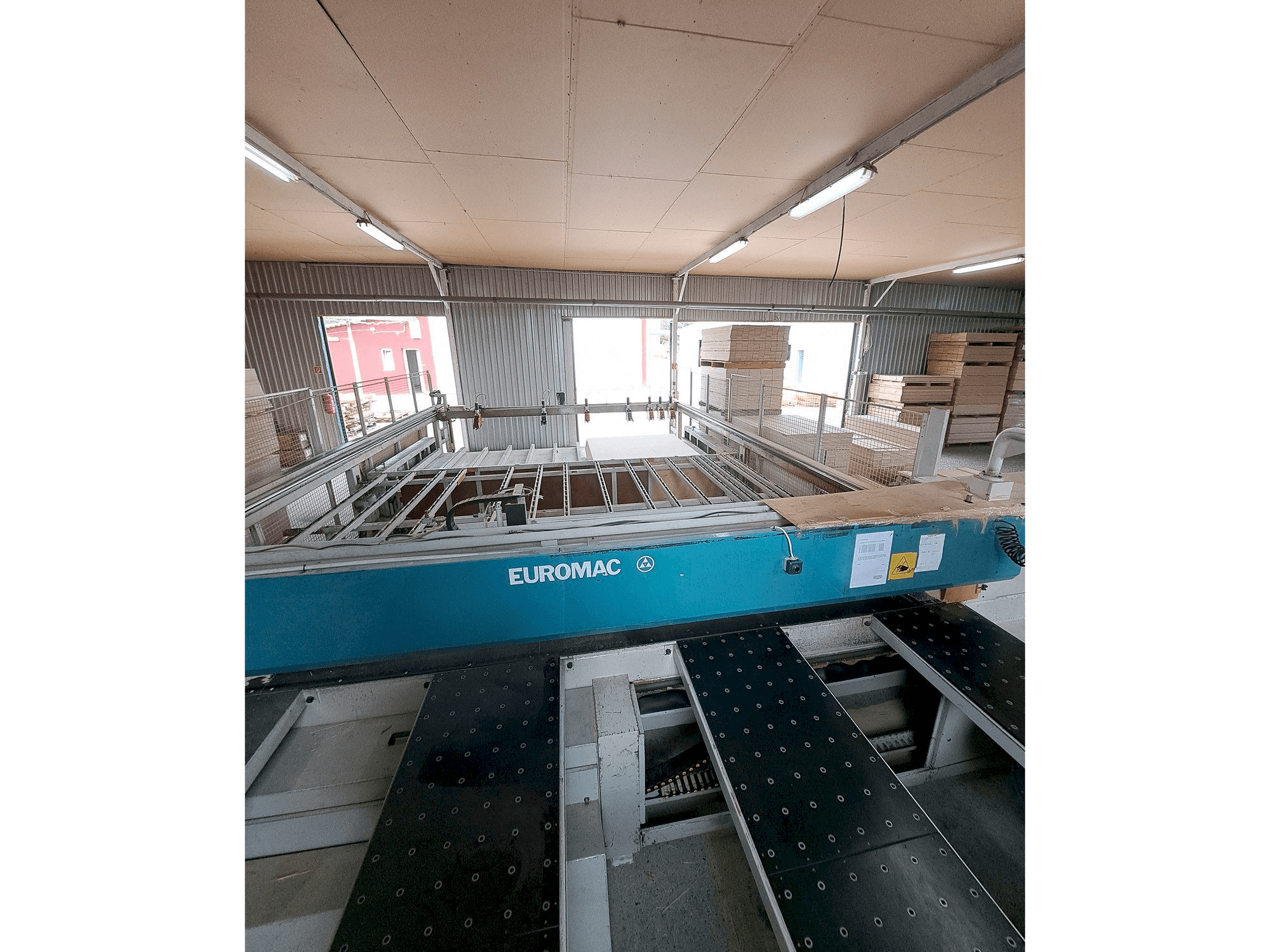 Čelní pohled na Euromac LOGICA PINZE TAVOLA 4500 stroj