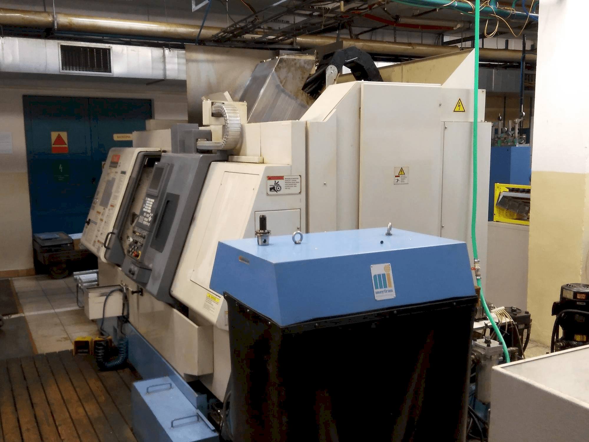 Čelní pohled na Mazak Integrex 200-II SY stroj