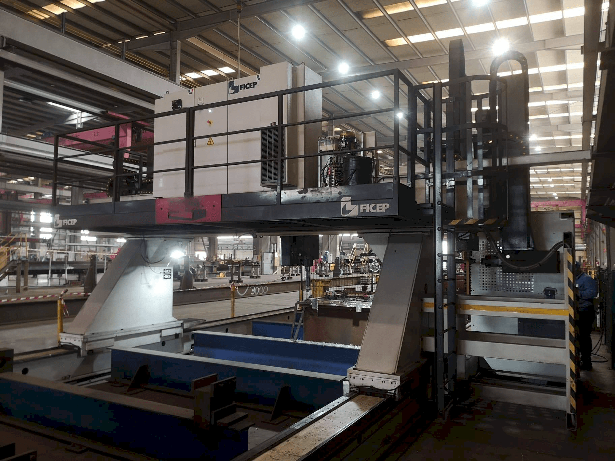 Čelní pohled na FICEP 3003/12 GDD stroj