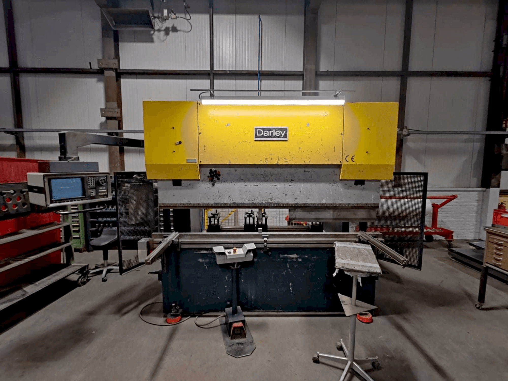 Čelní pohled na Darley EHP 80 25/20 stroj