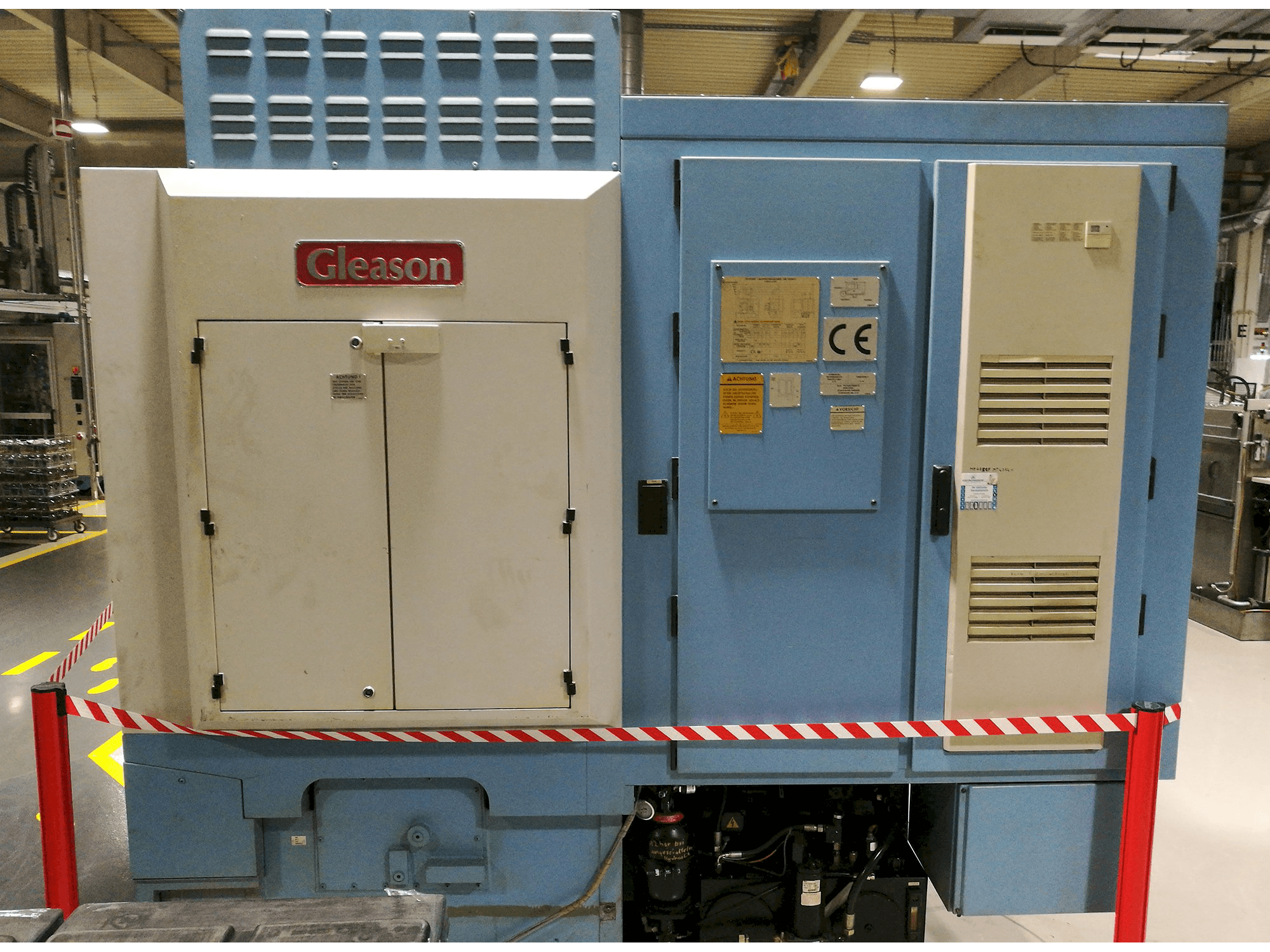 Zadní pohled na Gleason Phoenix 500 HCT stroj