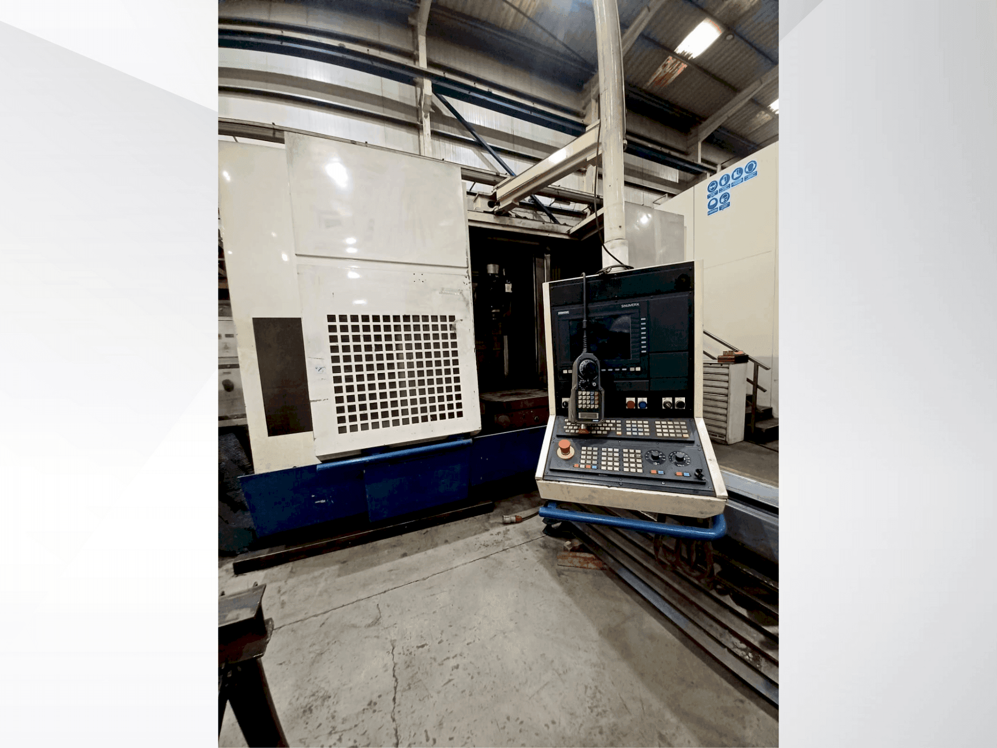 Čelní pohled na Huron EX-C stroj