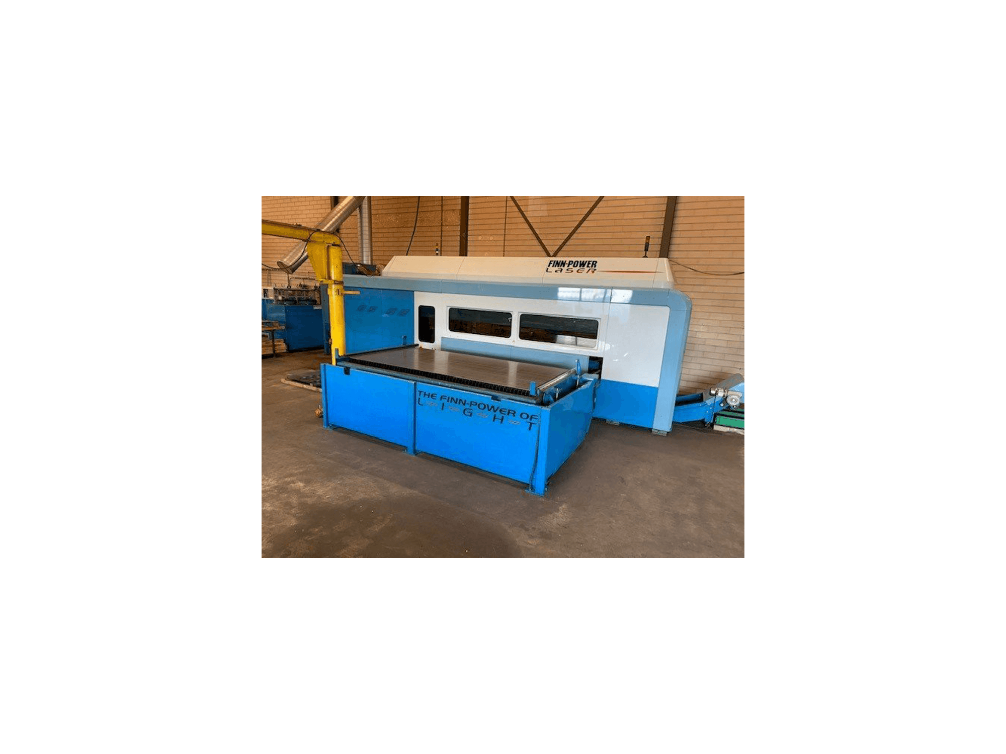 Čelní pohled na Finn-Power FPL6-BL stroj