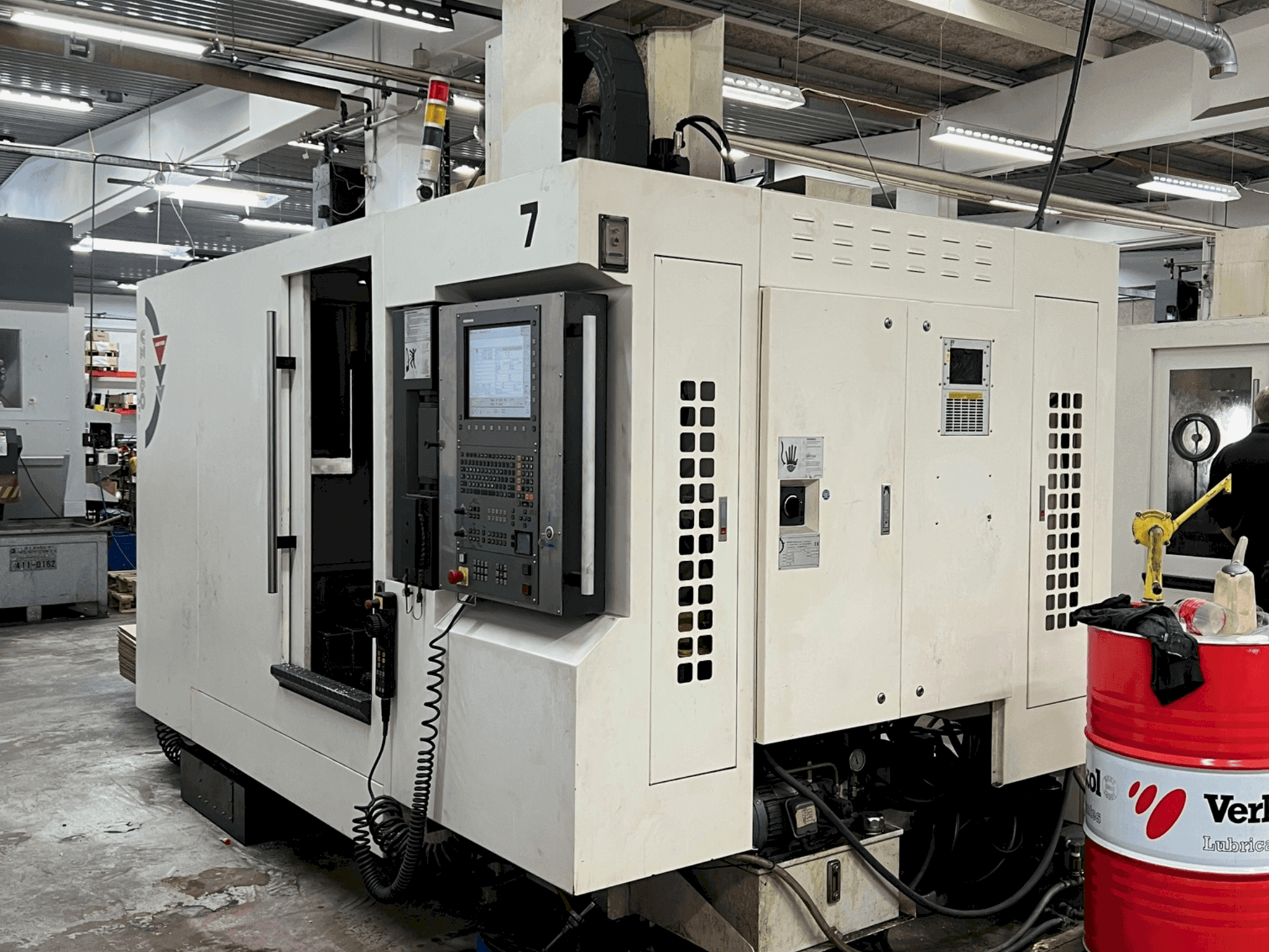 Čelní pohled na WEMAS VZ 860 APC stroj