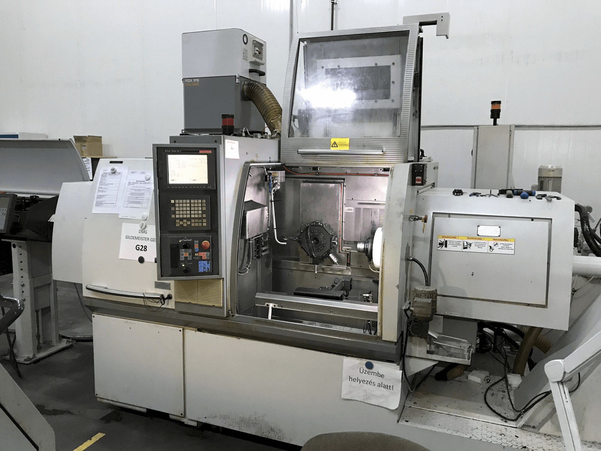 Čelní pohled na Gildemeister GD32 stroj