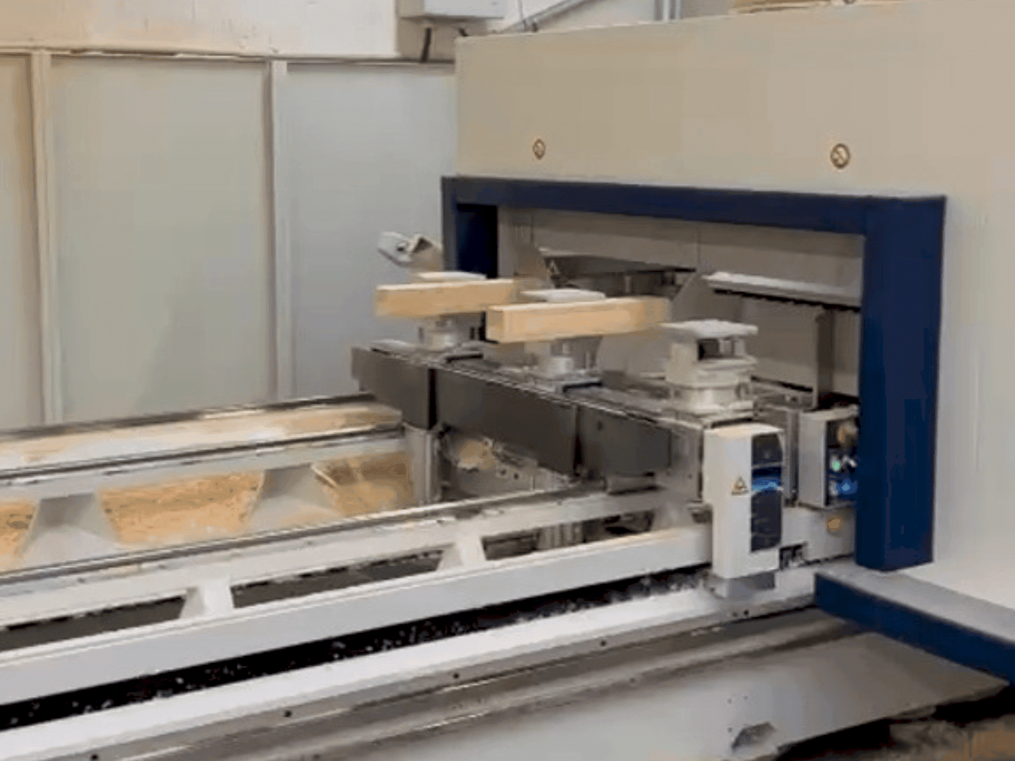 Čelní pohled na SCM Accord 500 stroj