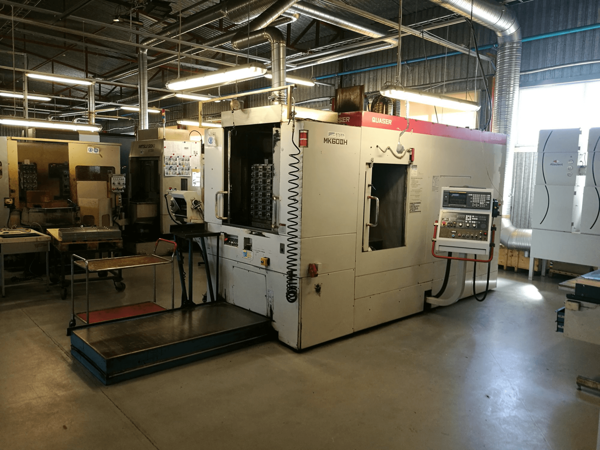 Pravý pohled na Quaser MK 60 II H stroj