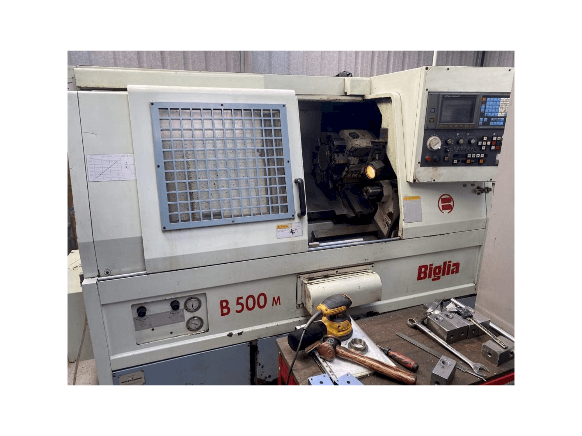 Čelní pohled na Biglia B 500 M stroj