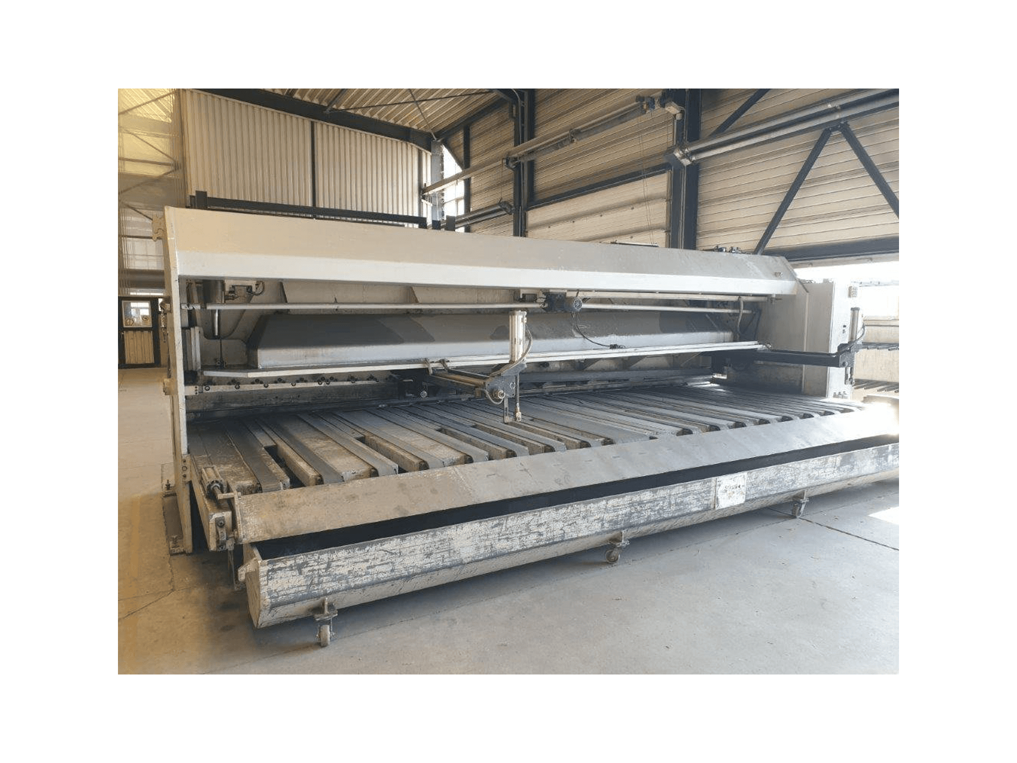 Čelní pohled na Weinbrenner TSV 6 / 6100 stroj