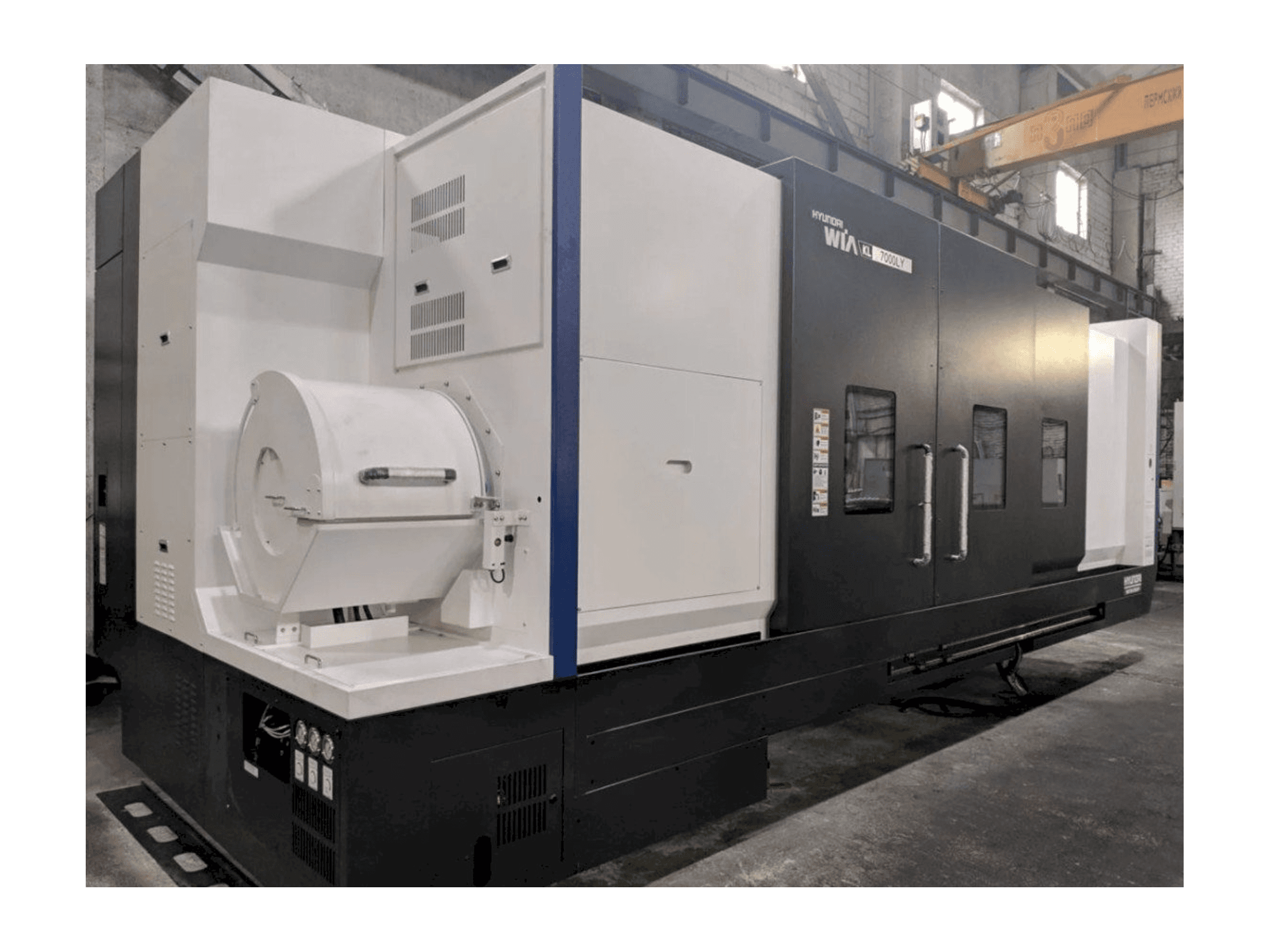 Čelní pohled na Hyundai Wia KL 7000 LY stroj