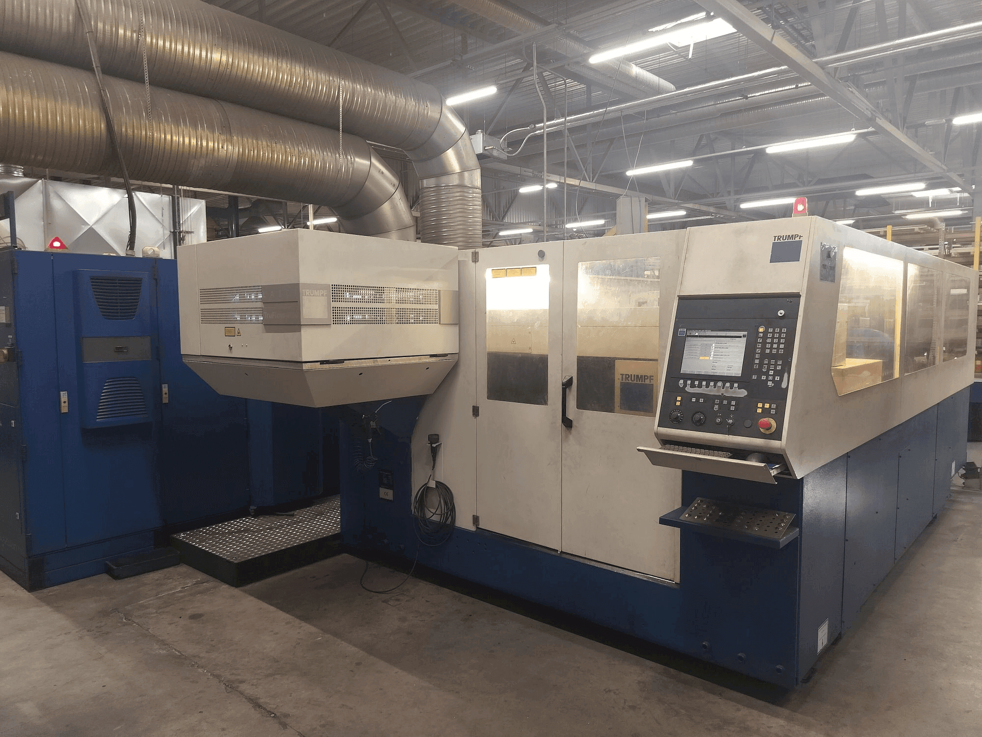 Čelní pohled na TRUMPF Trulaser 3030 (2008) stroj