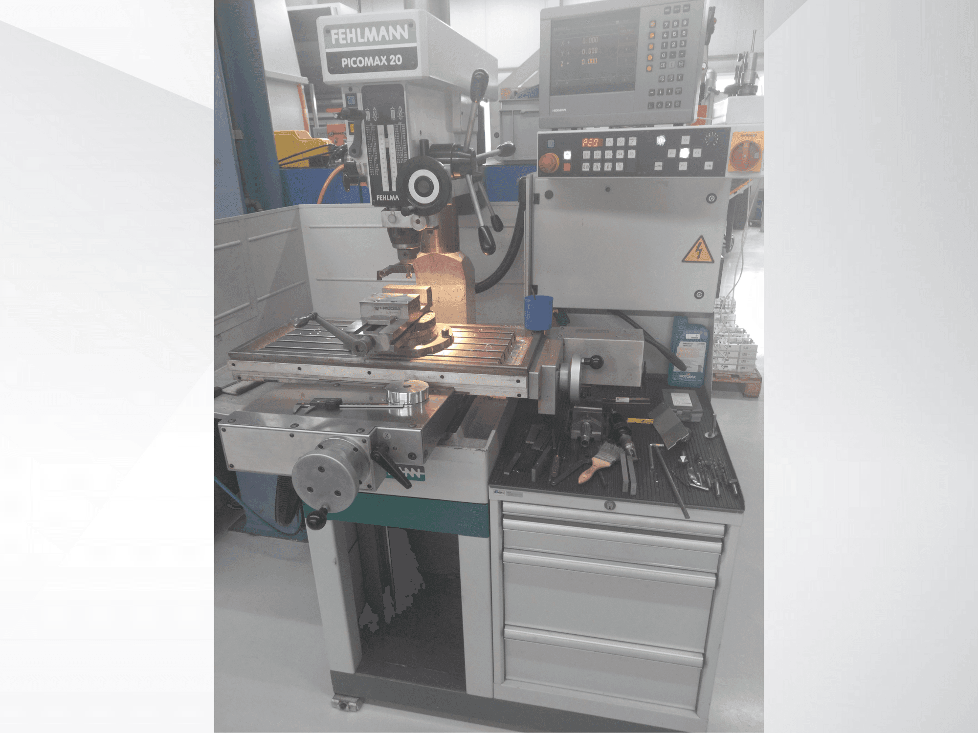 Čelní pohled na FEHLMANN PICOMAX 20 stroj