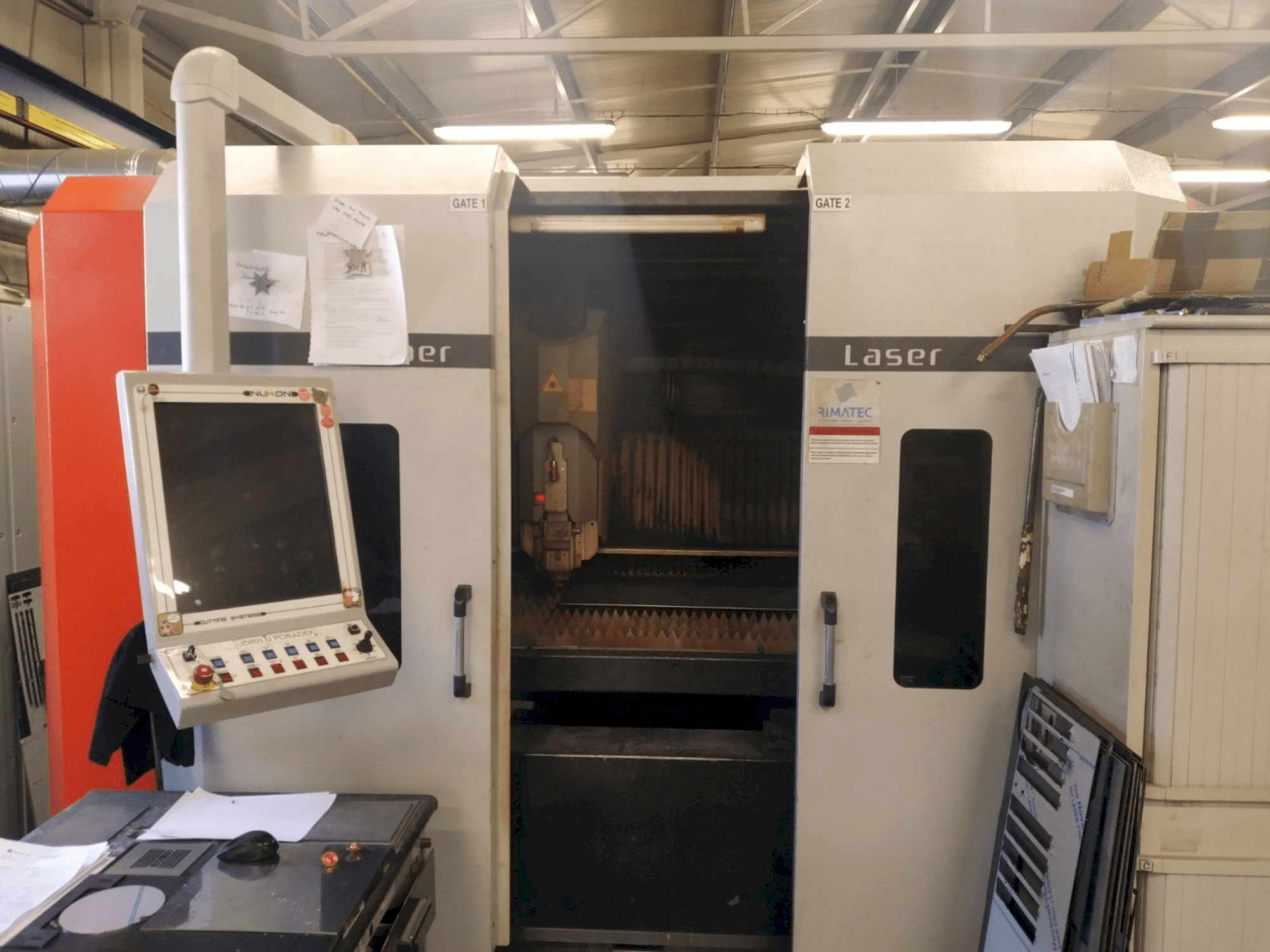 Čelní pohled na NUKON NF PRO 315 stroj