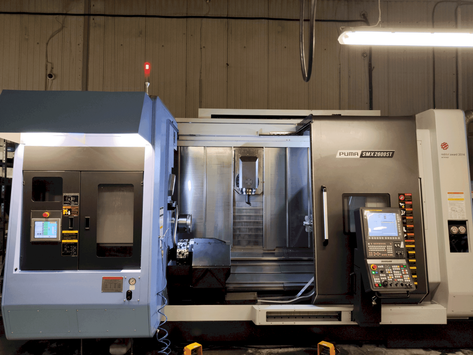 Čelní pohled na DOOSAN Puma SMX 2600 ST stroj