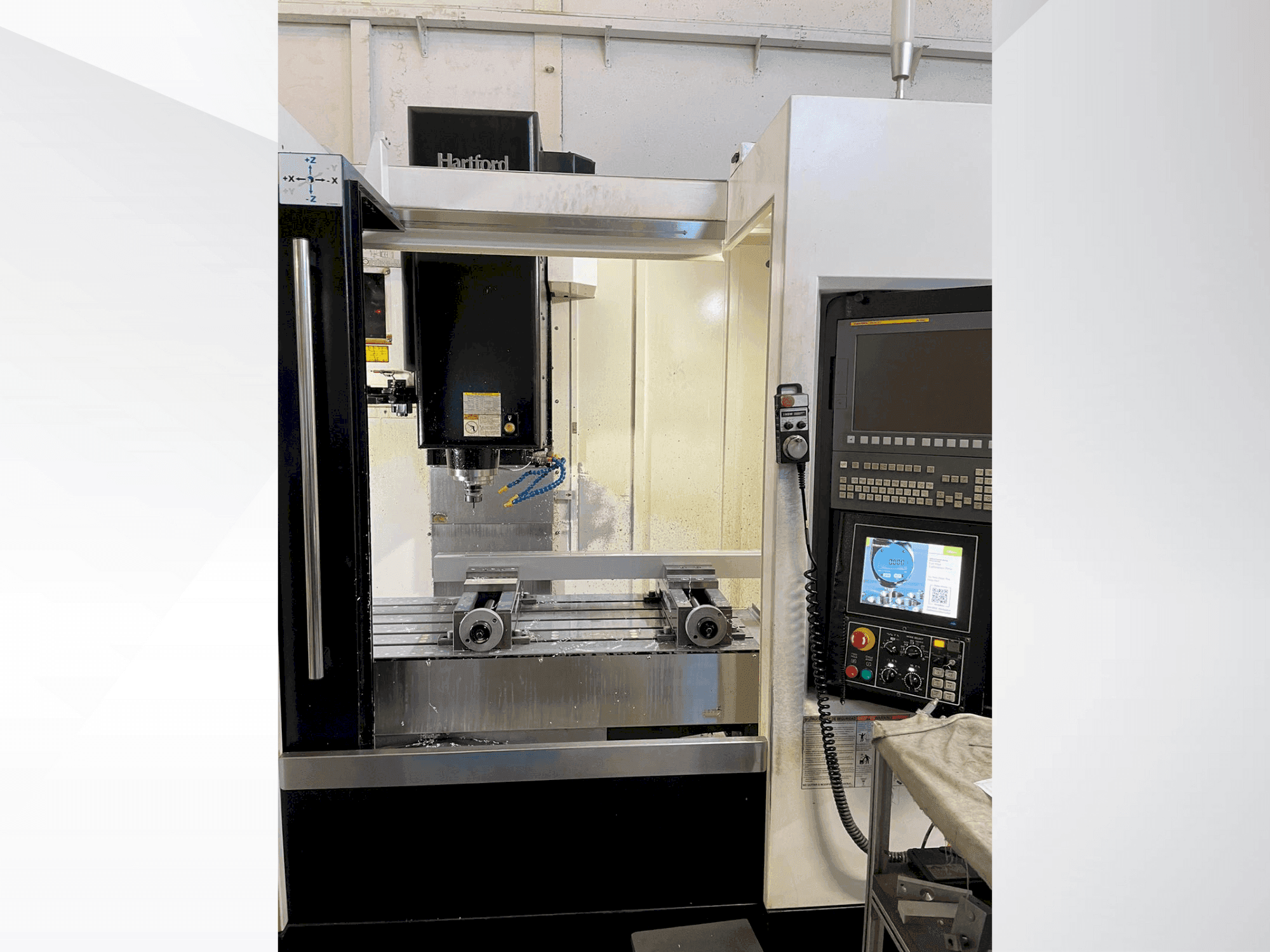 Čelní pohled na HARTFORD MVP-11 stroj