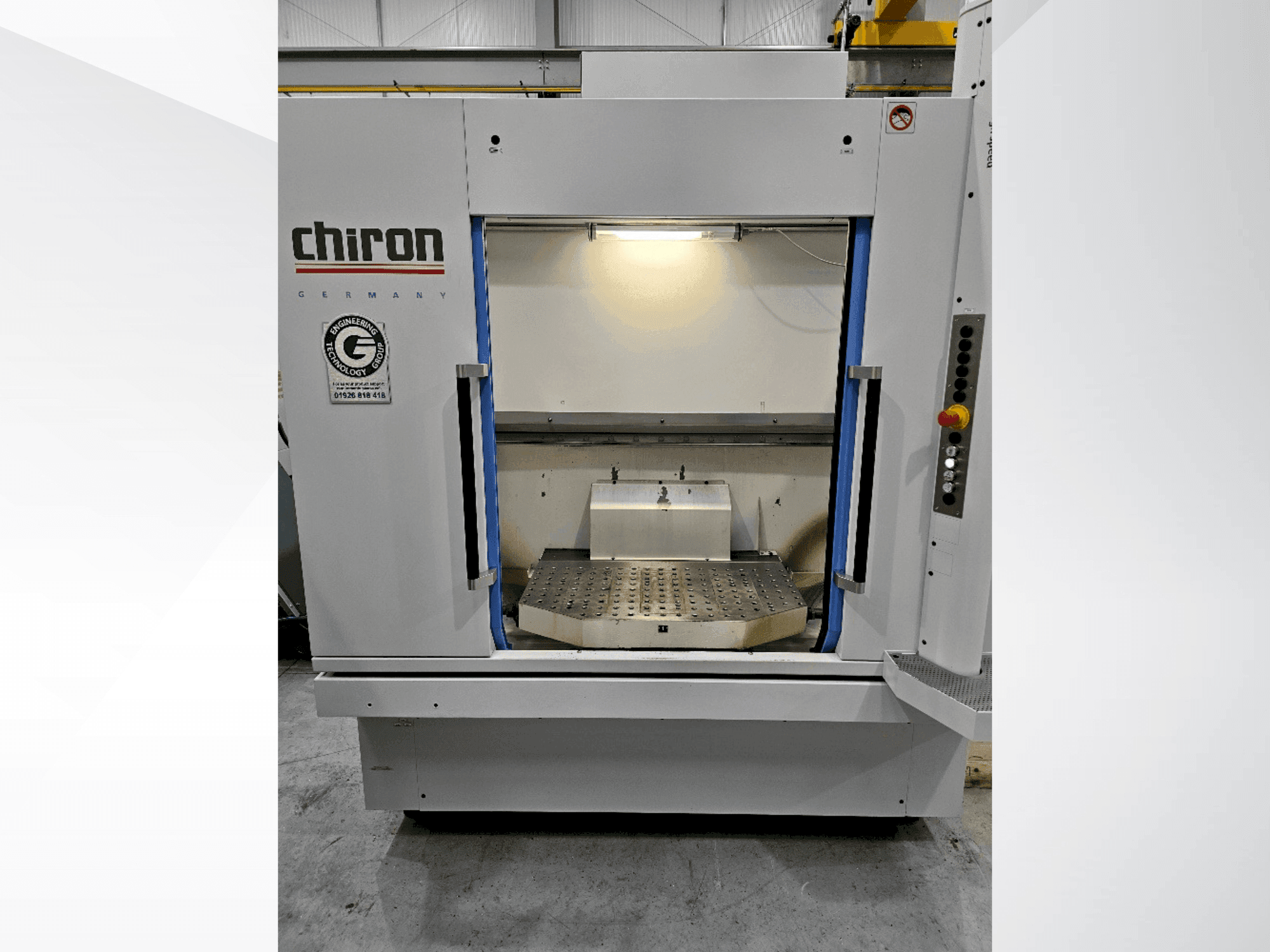 Čelní pohled na CHIRON DZ15W MAGNUM HS stroj